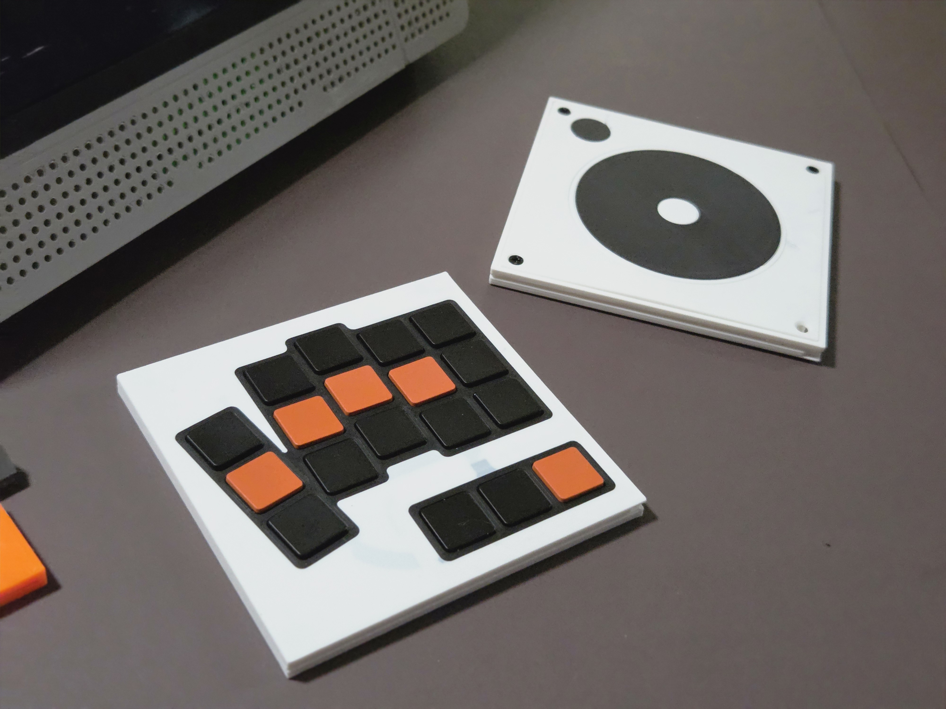 Project INFIN_IT: A Framework 12 Based Modular Workstation with Repurposed Components — miniatura 8