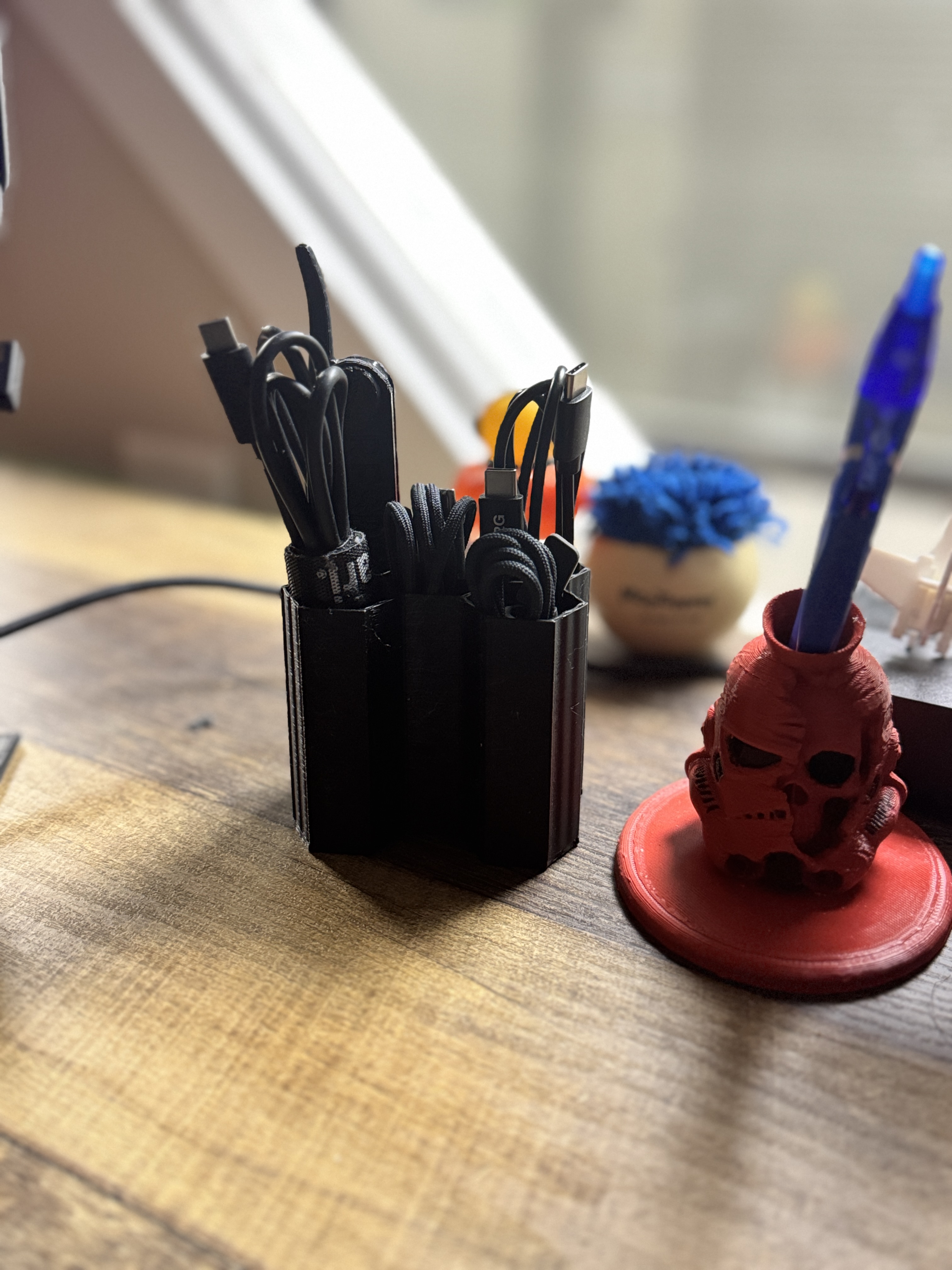 Another Hex  Desktop Cable Holder
