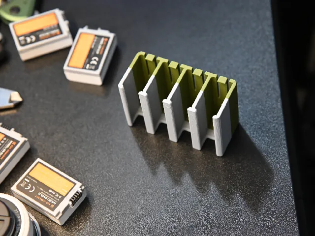 Nikon EN-EL25 4 cell battery holder