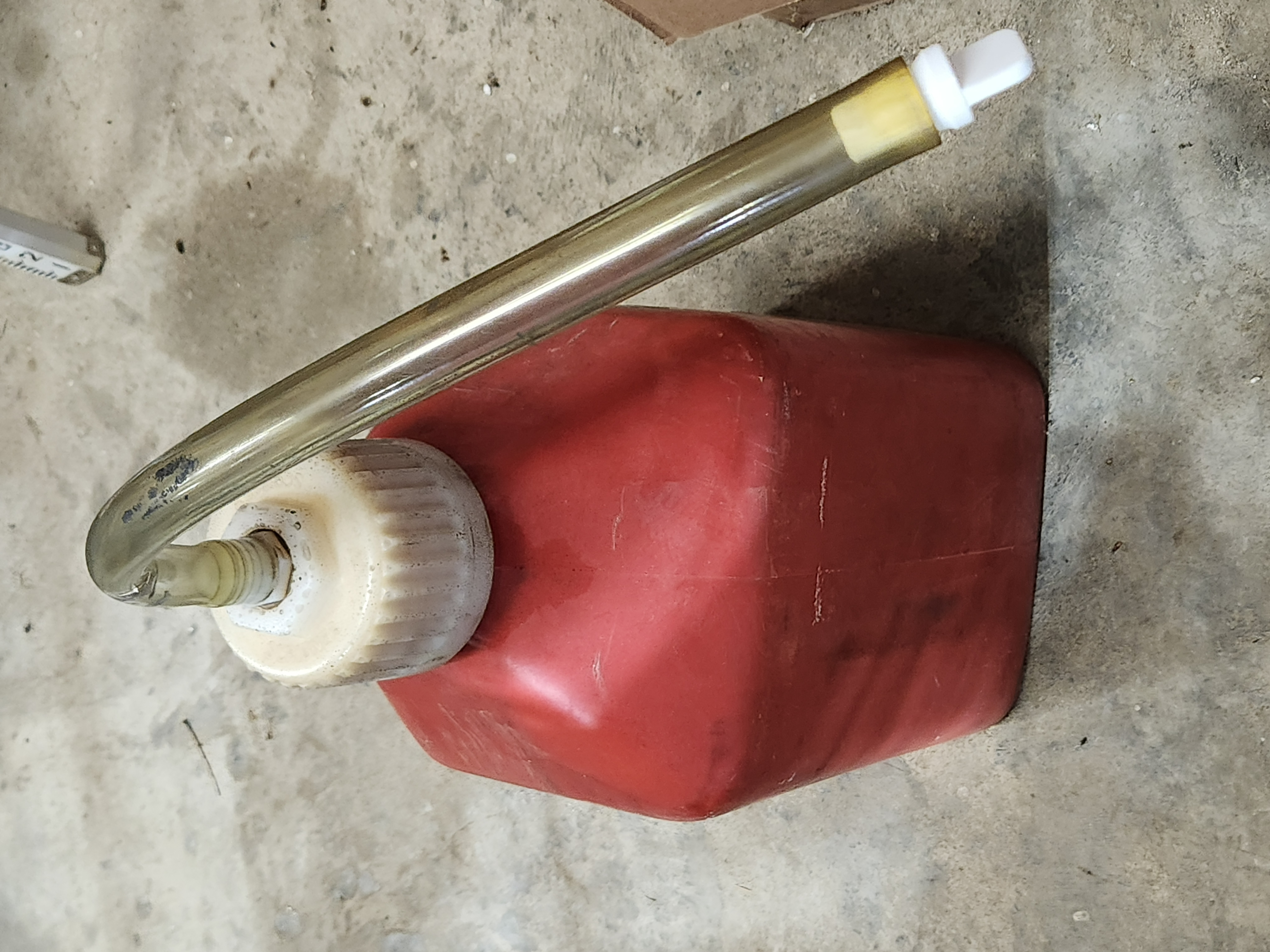 Gas can hose stopper/plug