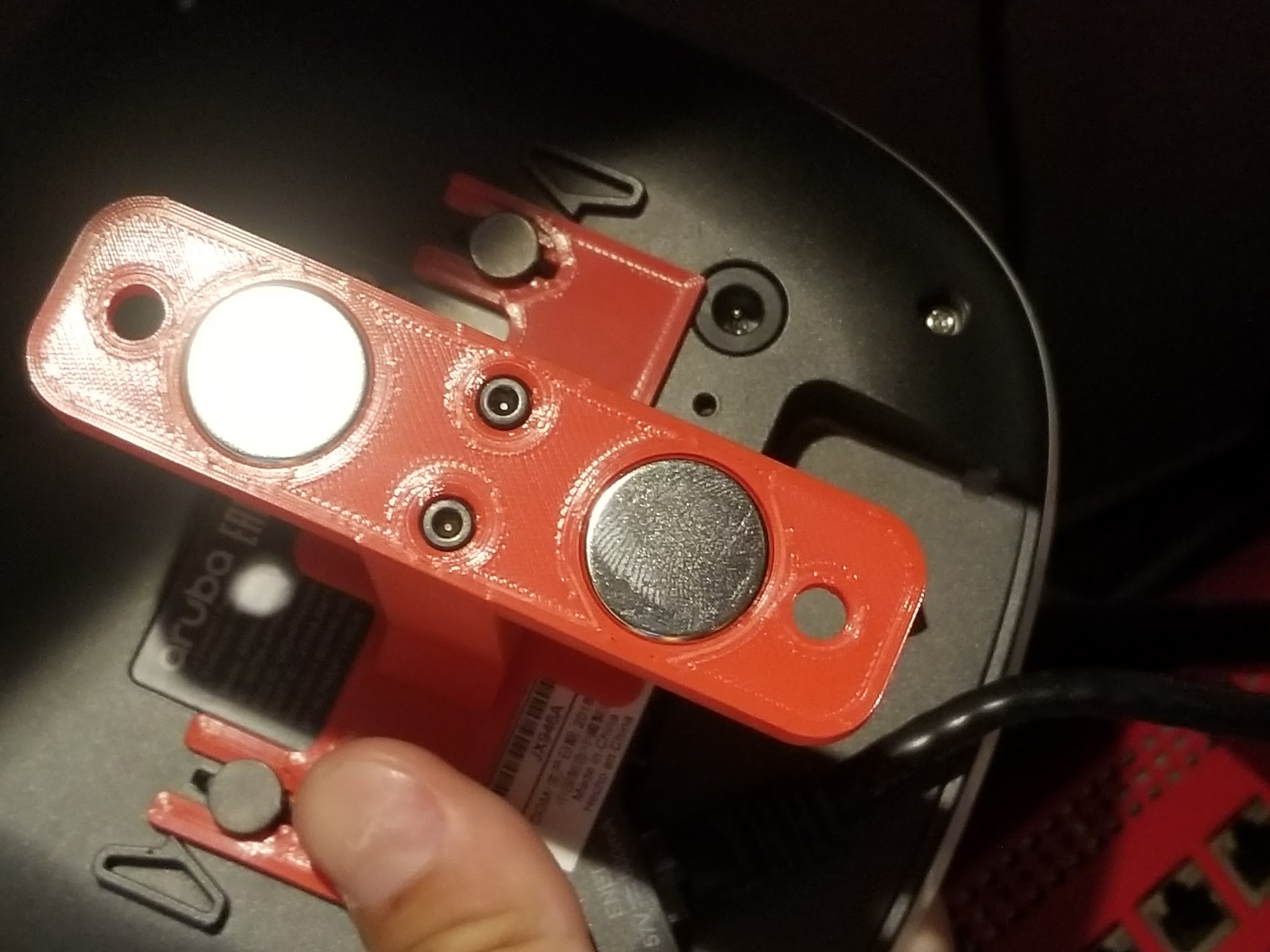 Aruba AP Base, Magnetic