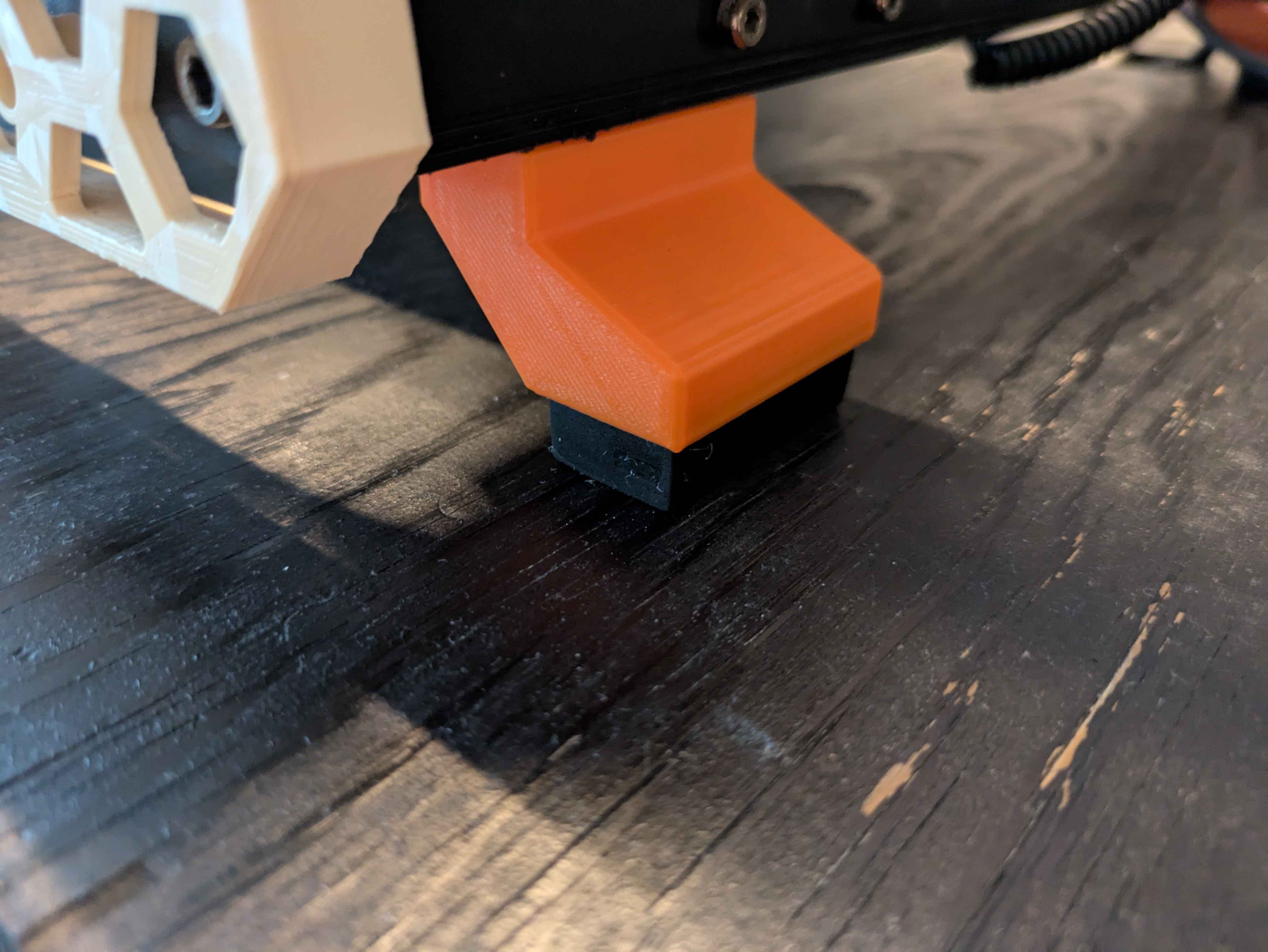 SV06 (Plus) feet risers
