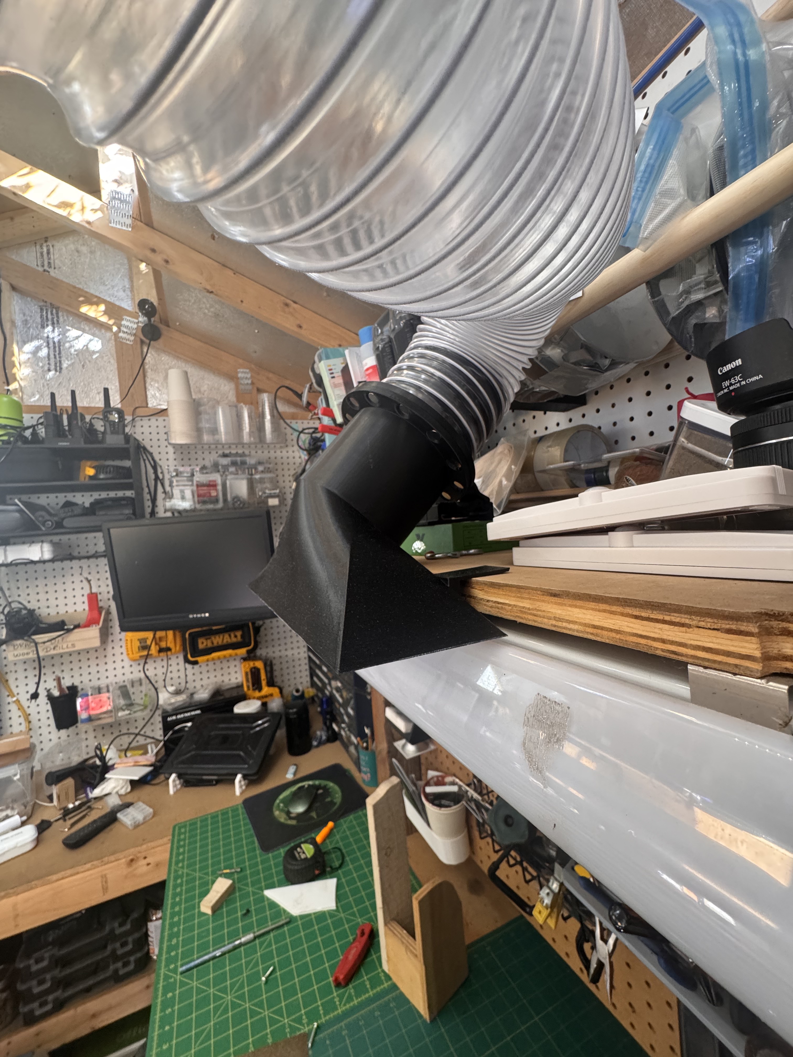 Workbench Fume Hood – 3D Printable Vent Hood with Tubing Connections (PETG)