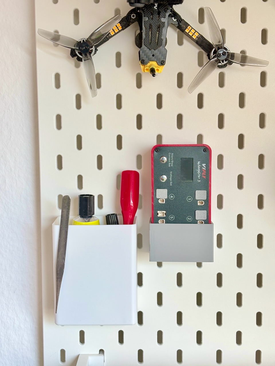 Skadis VIFLY WhoopStor 3 / SkyRC B6 Neo+ Charger Mount