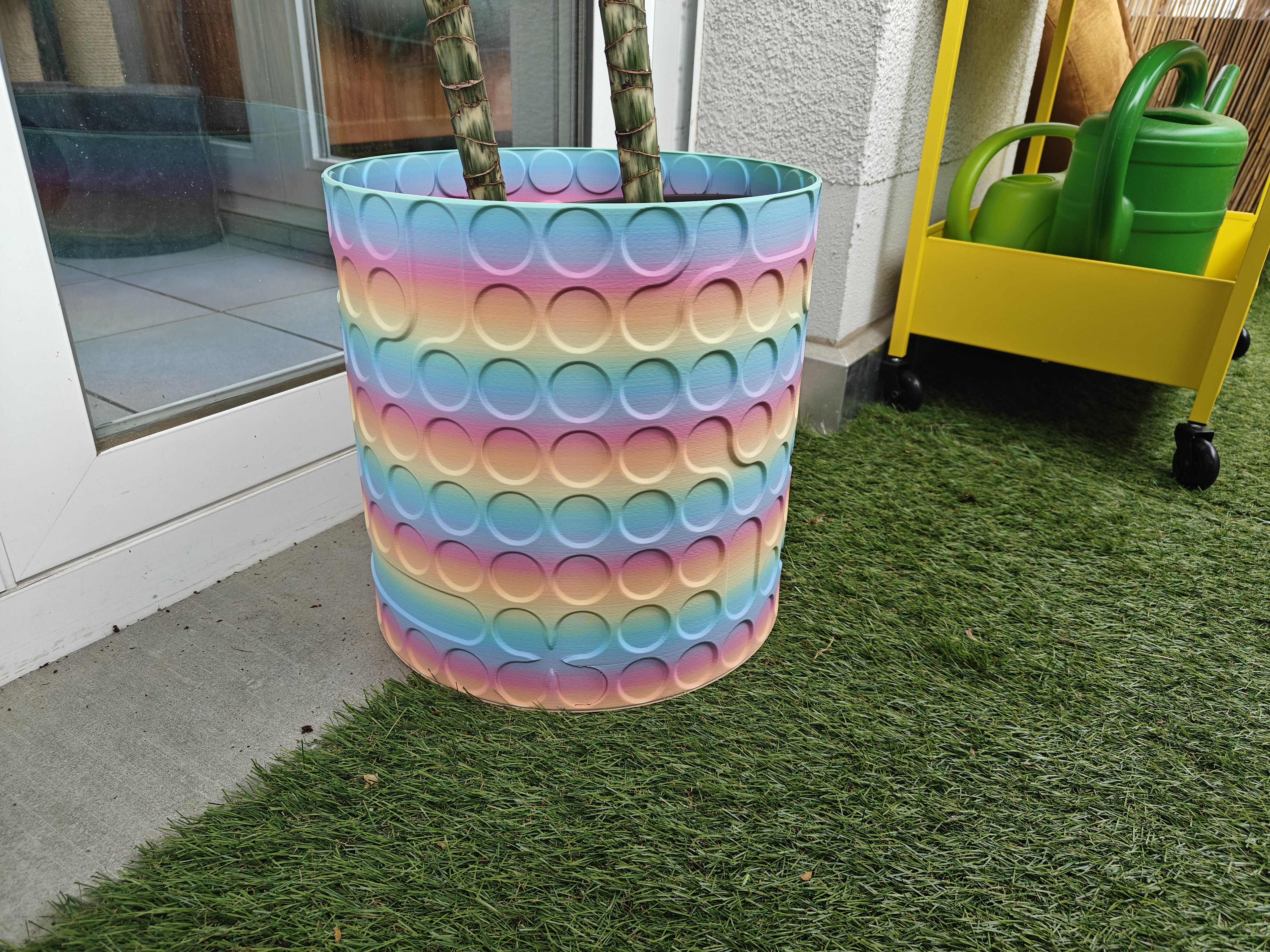 Dot pot