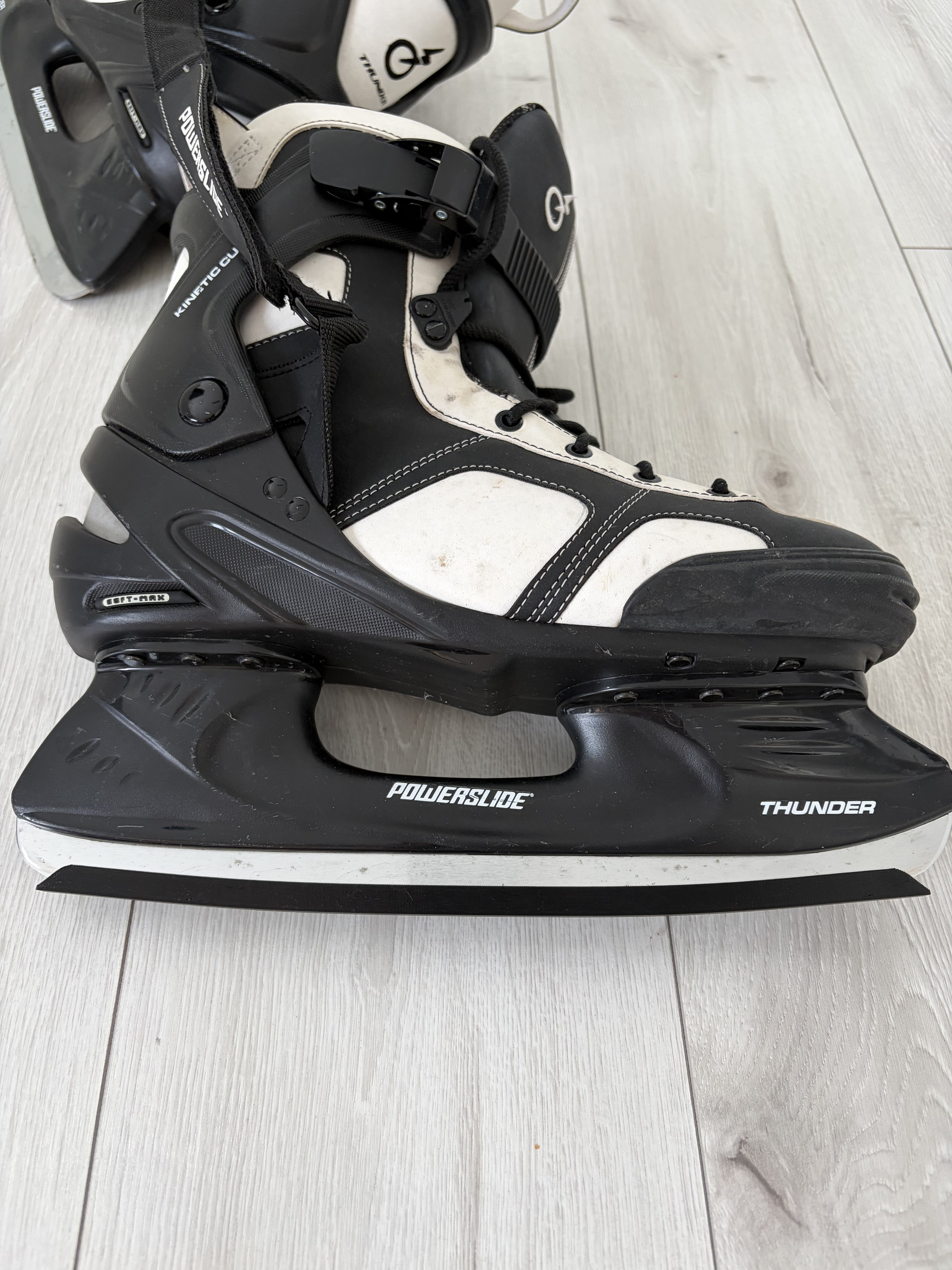 Iceskate guards / protector