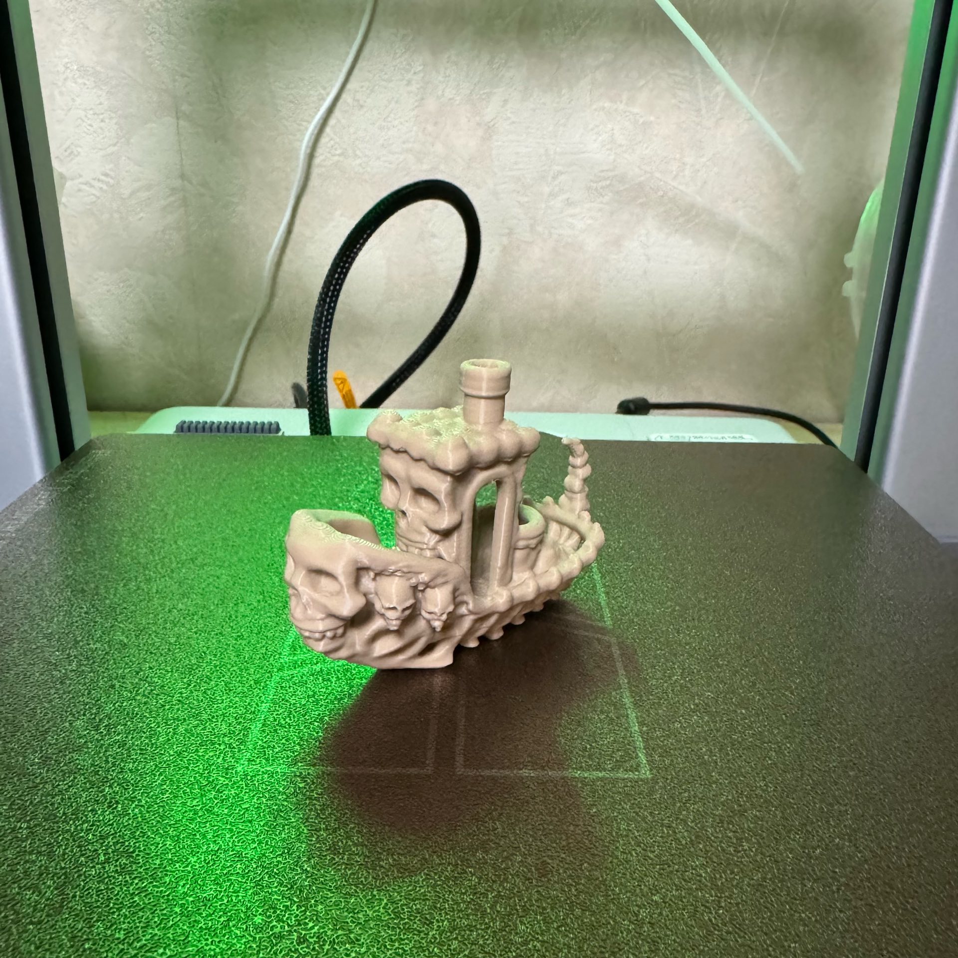 Miniatura 6 do modelo 3D Skull & Bones Benchy