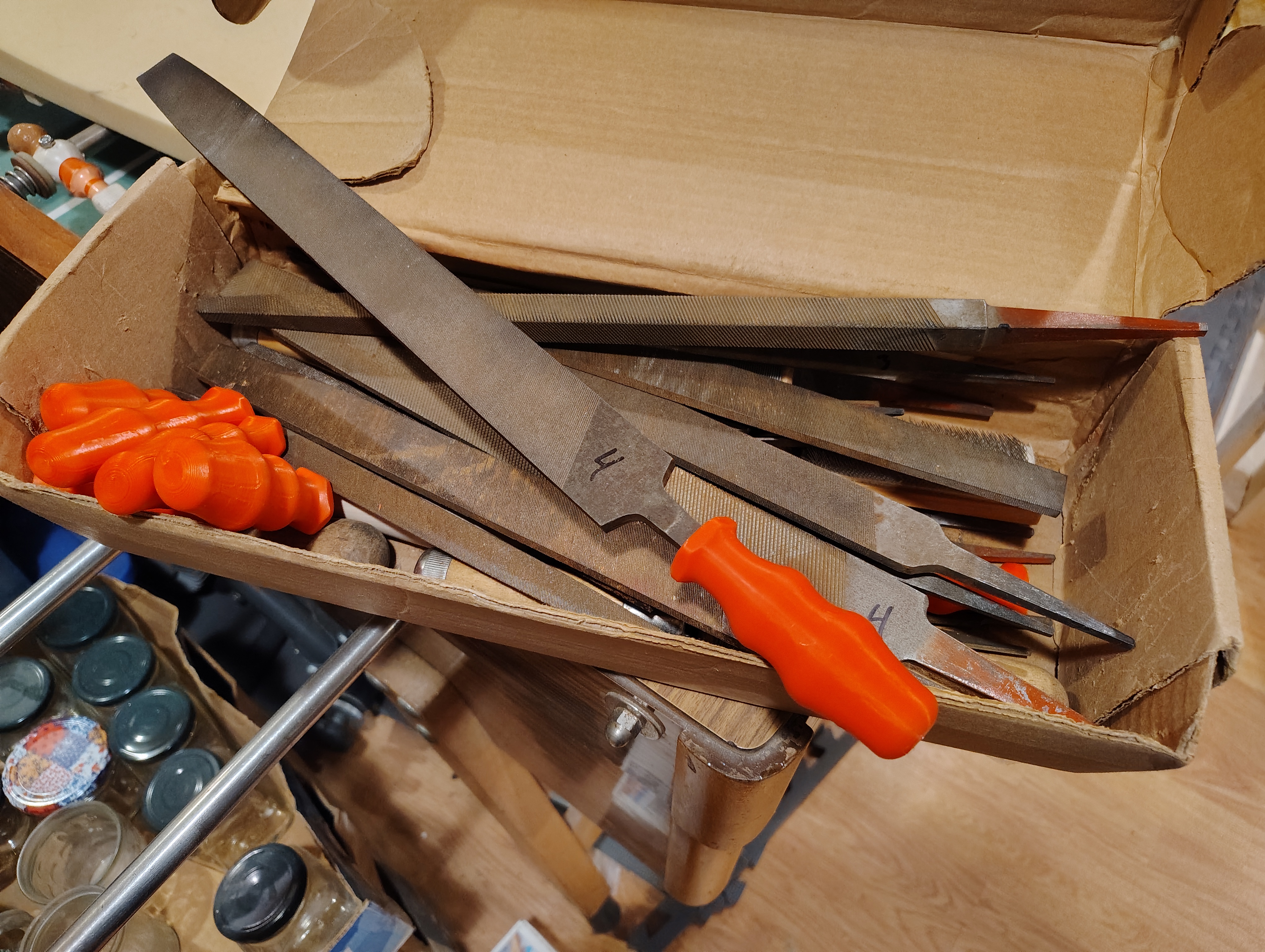 File Handle with Adjustable Tang Size