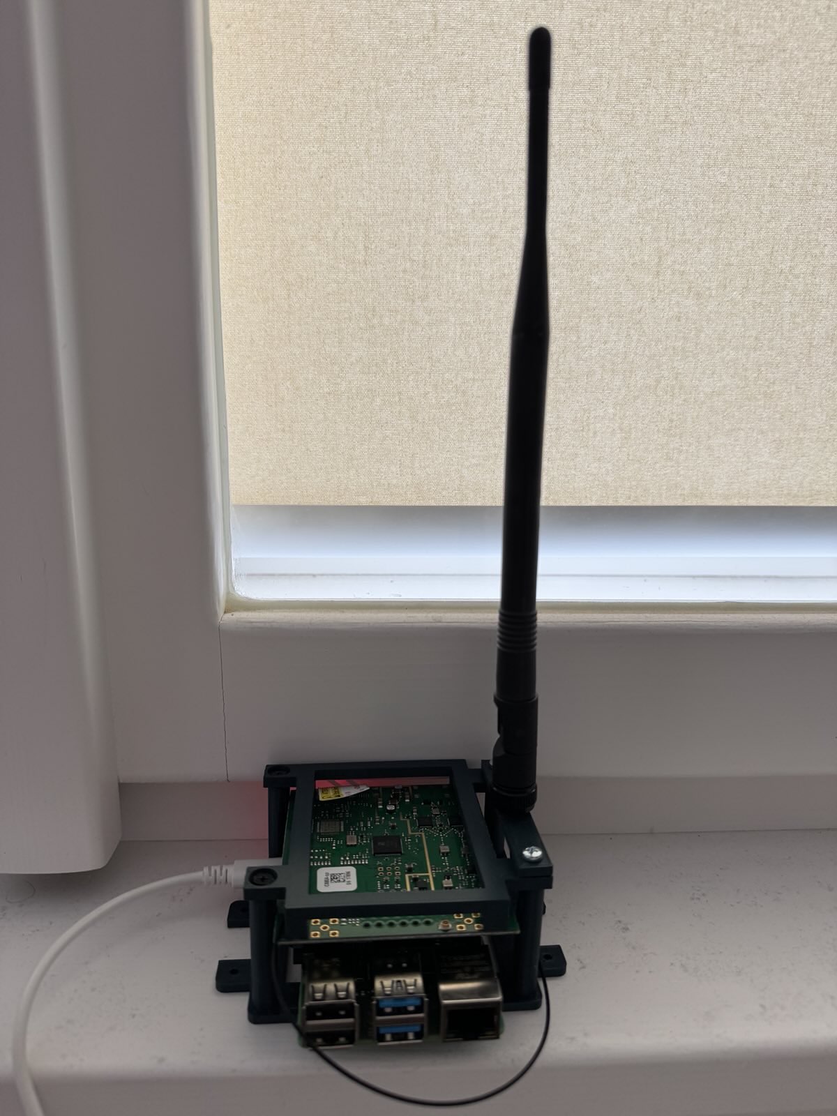 LoRaWAN gateway holder and box