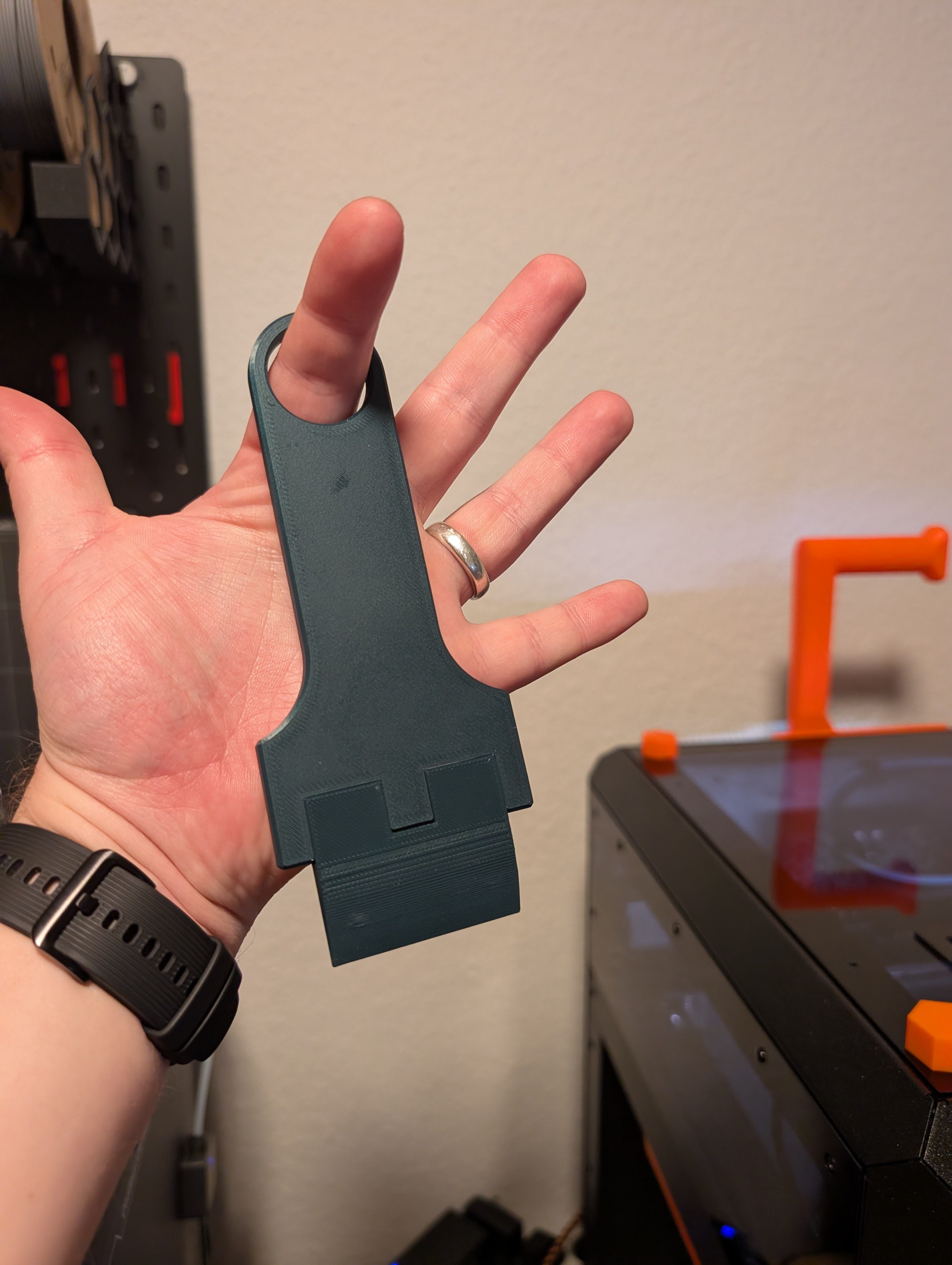 Bed scraper with replacable blades