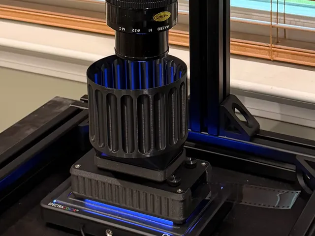 Customizable film scanning hood