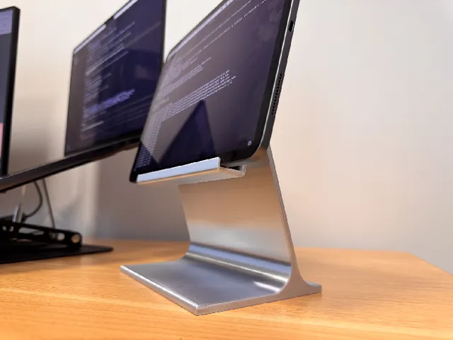 iPad Lift Stand – MacBook Second Monitor Stand