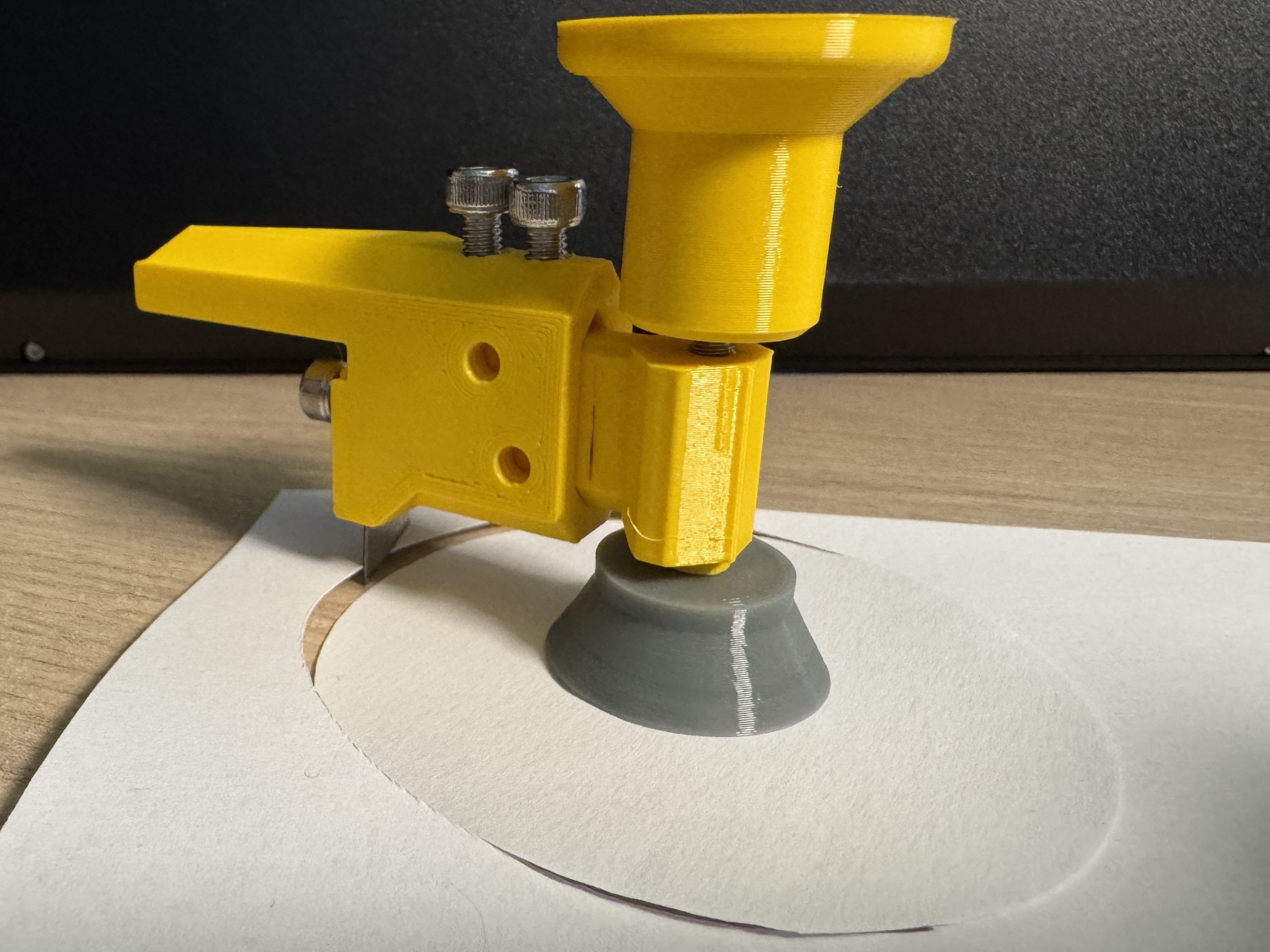 Circle Cutter for Paper and Flash Gels, non-puncturing (60 to 71 mm)
