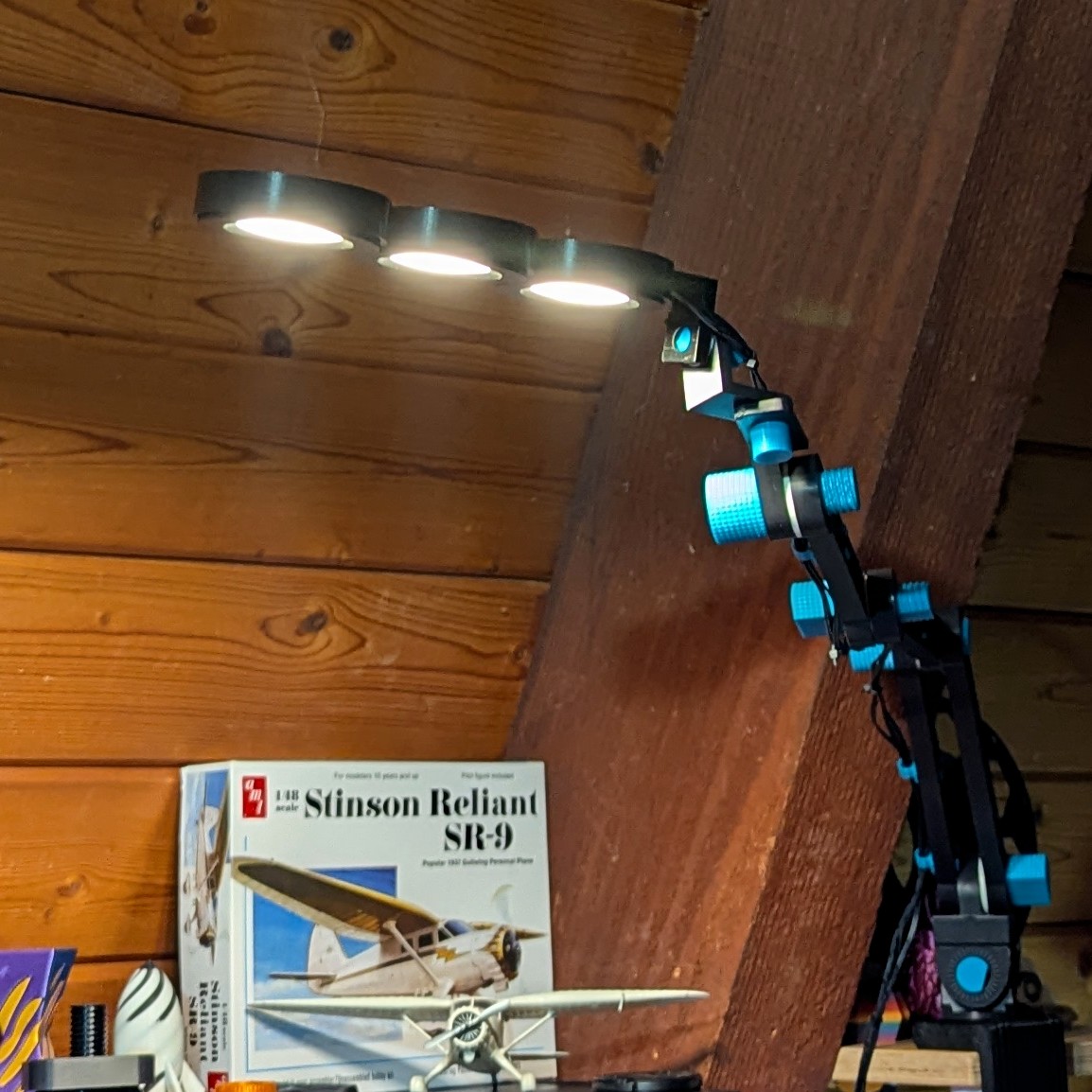 Puck Light Lamp for Flexible & sturdy phone arm