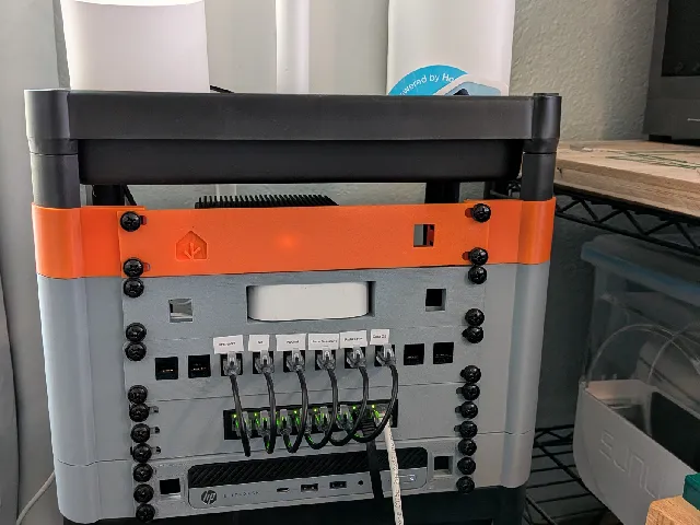 Vesken 10 inch Server Rack Clip