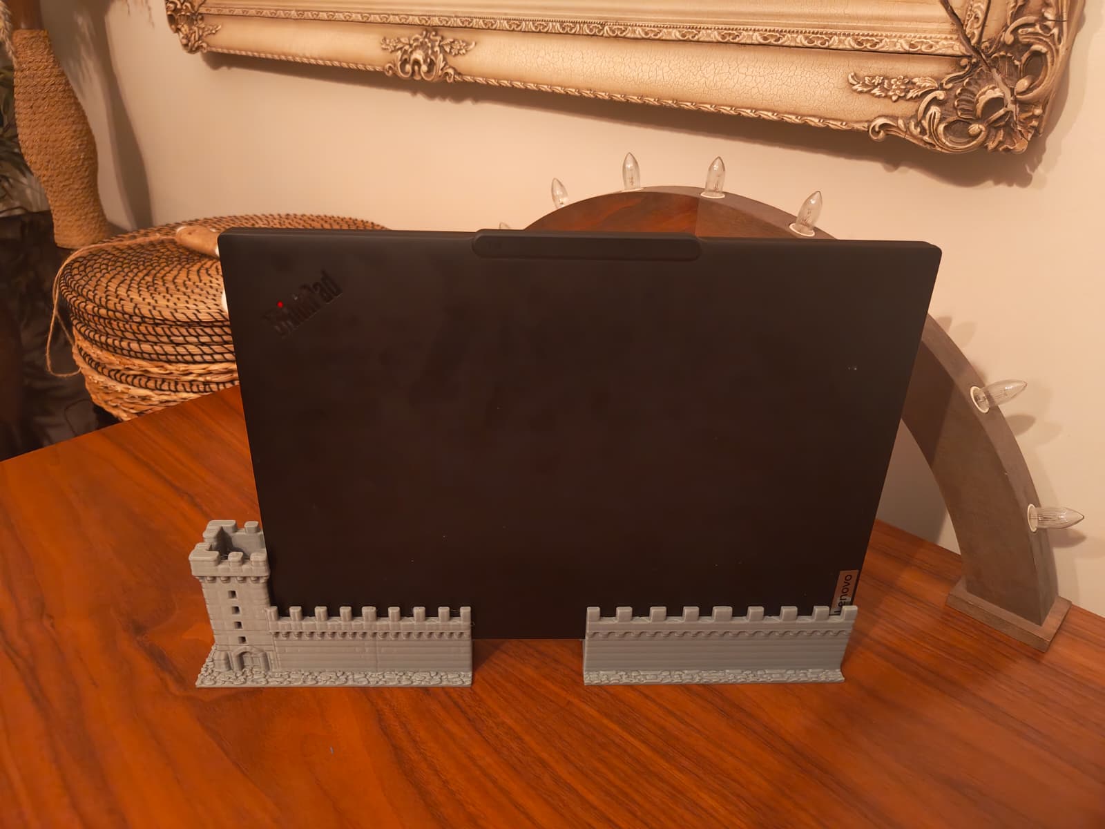 Lenovo Thinkpad T14 Castle Holder with Cable Tunnel