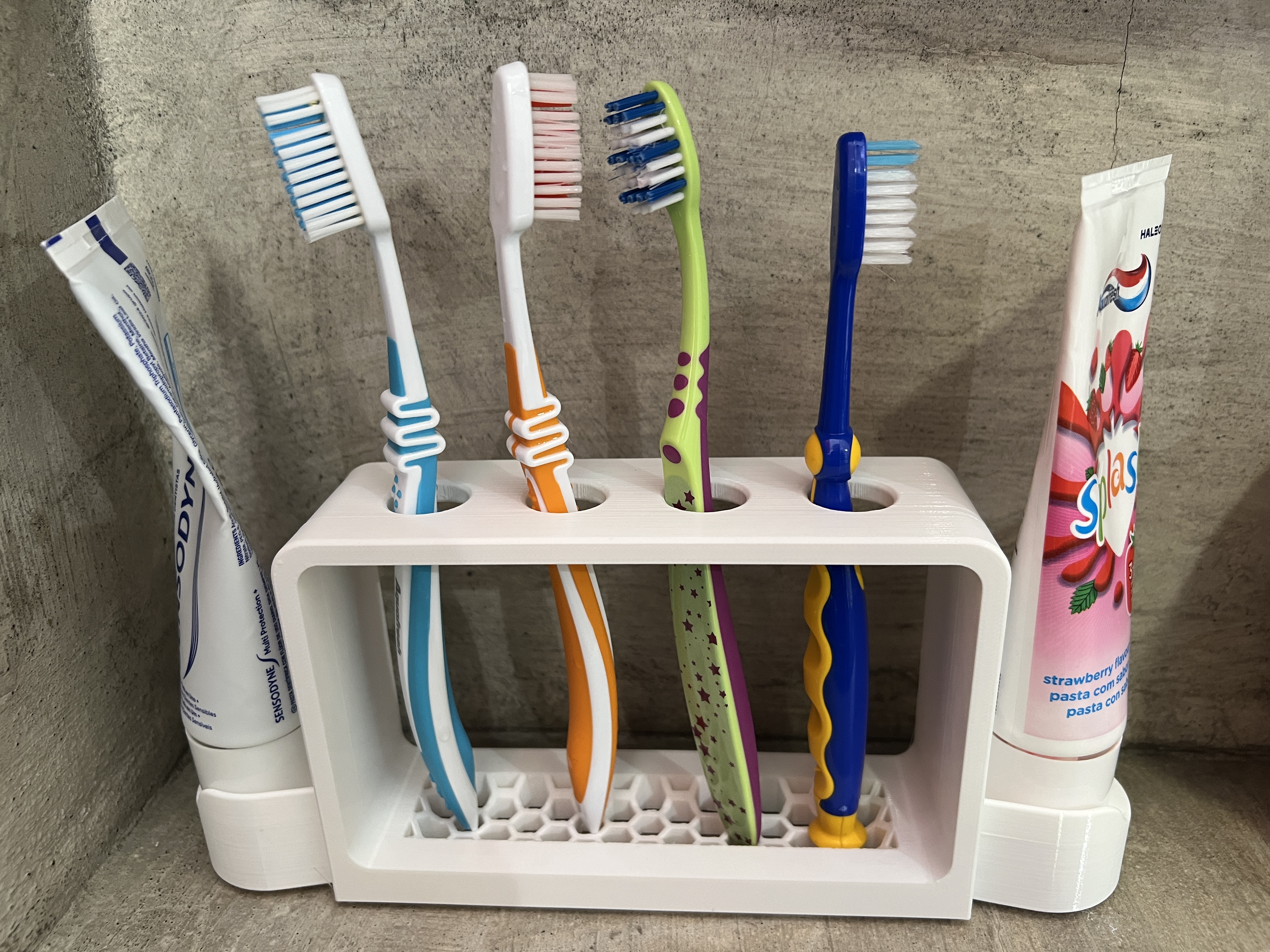 Toothbrush Holder V2 - for 4 and 2 brushes - JLS Remix