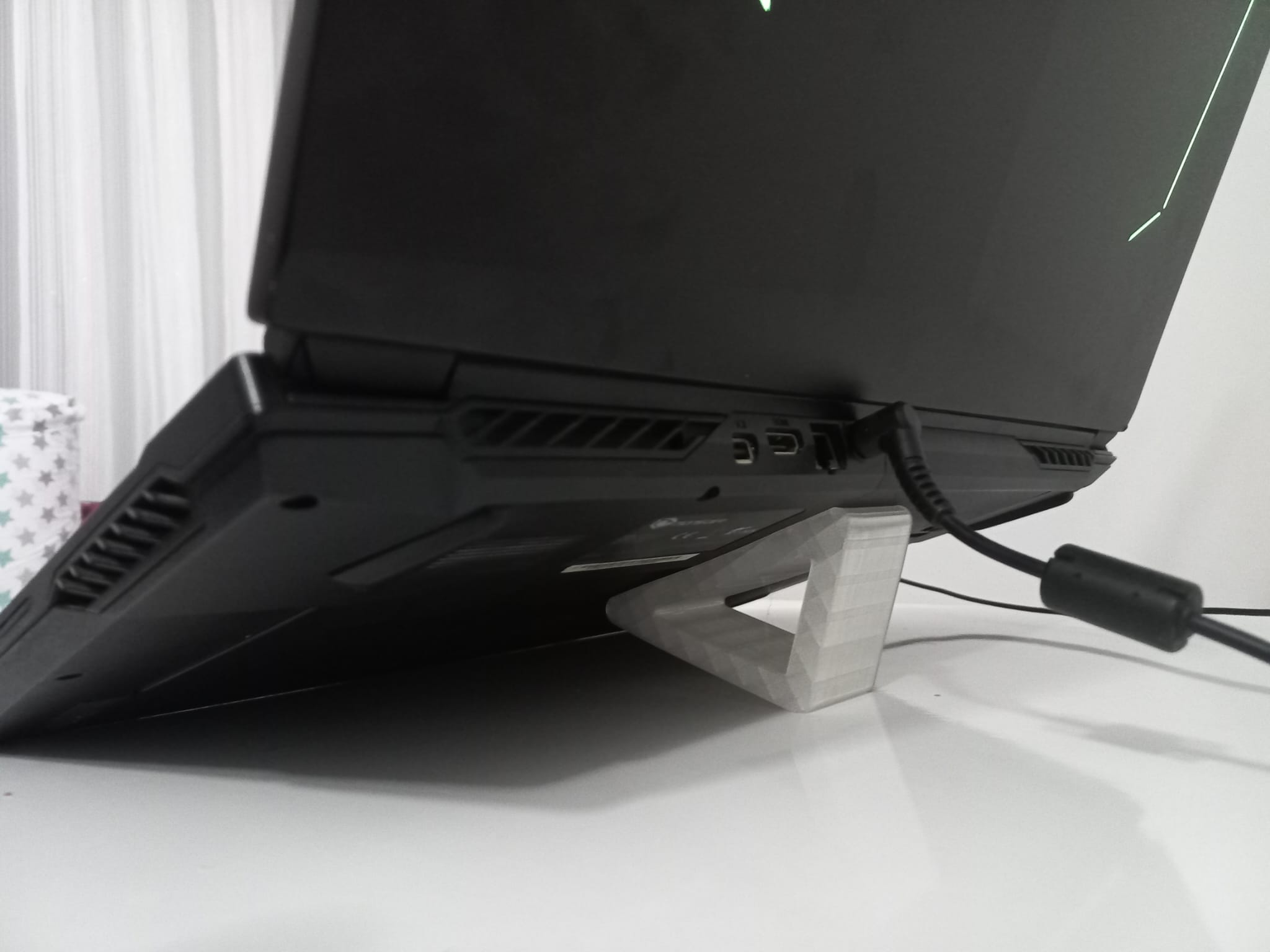 TPU Laptop Stand - Riser 13" - 15" - 17 "