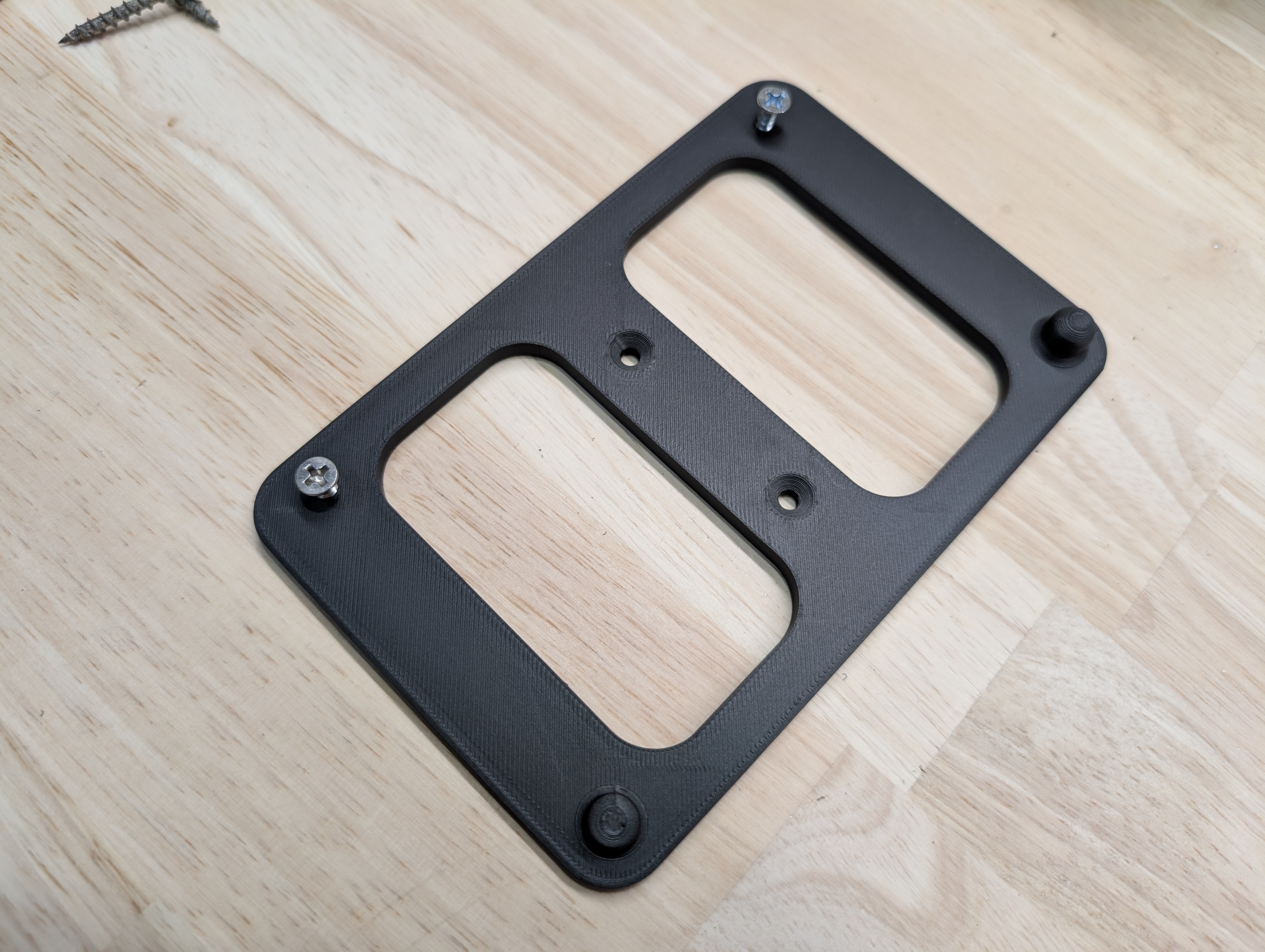 DeWalt DCB1104 Stud Hanger