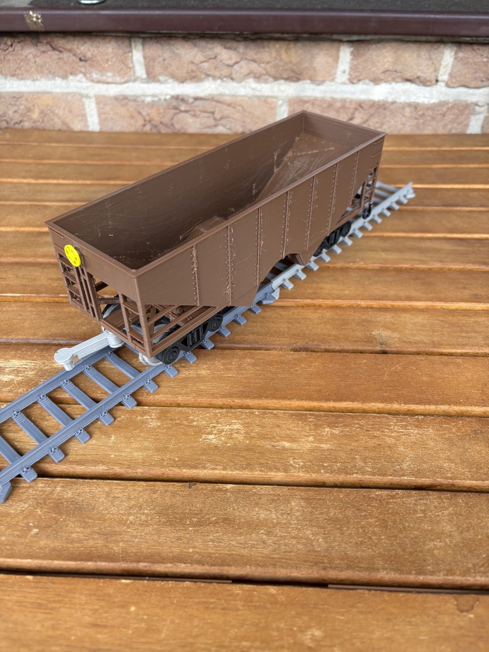 2 Bay Hopper Car for O Gauge