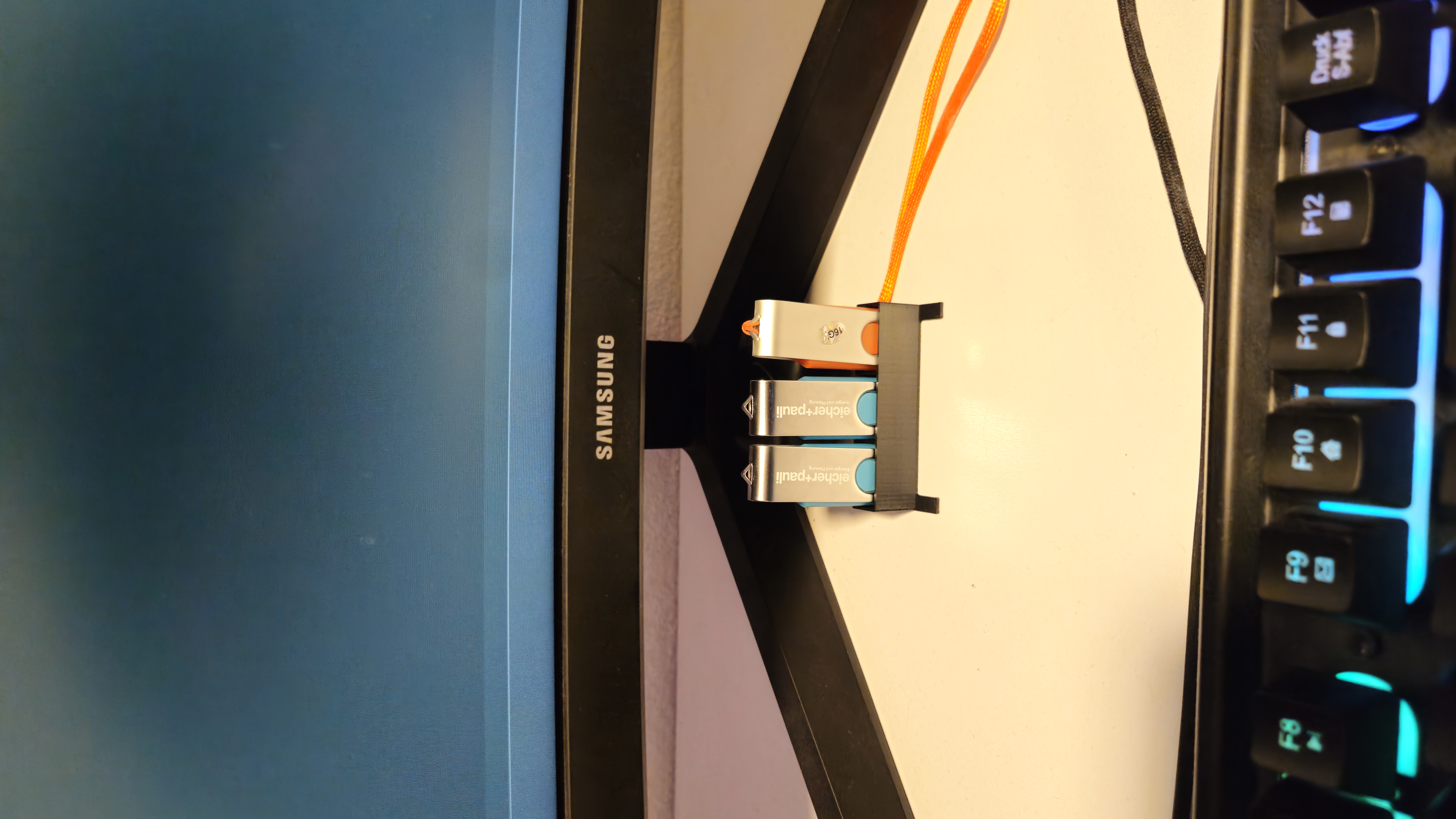 USB Halterung — thumbnail 3