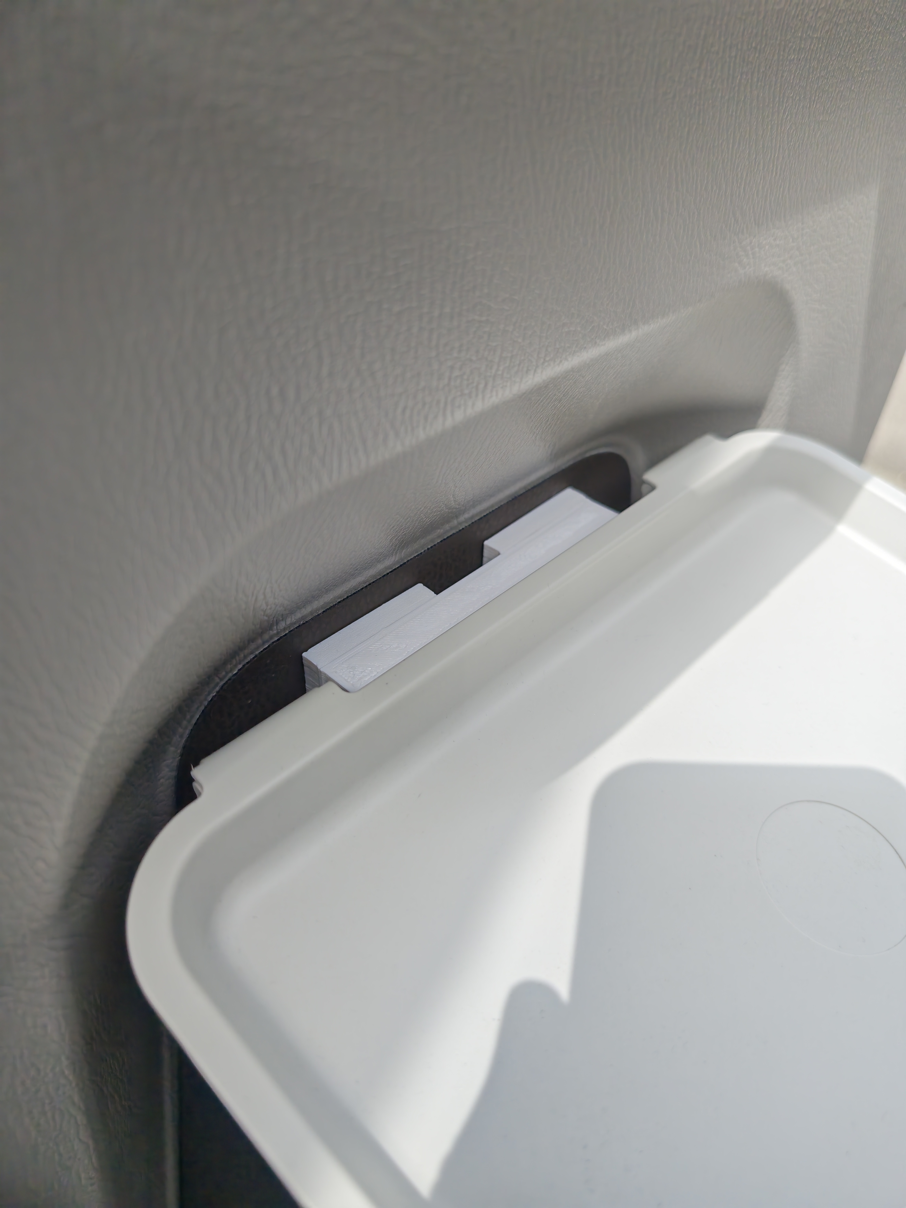 Halterung für Hallbar (IKEA) für Wohnwagen z.B. Knaus