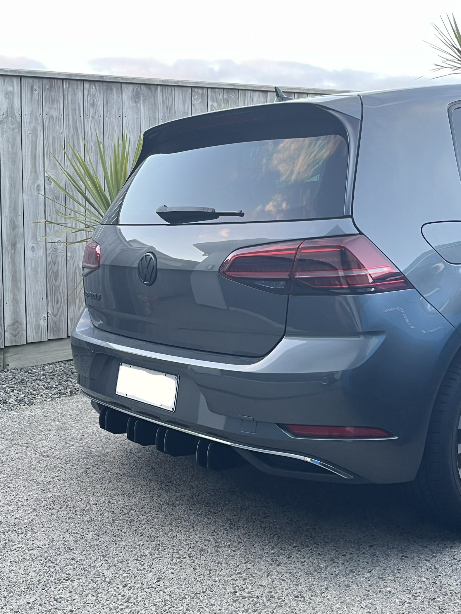 VW eGolf rear diffuser (cosmetic)