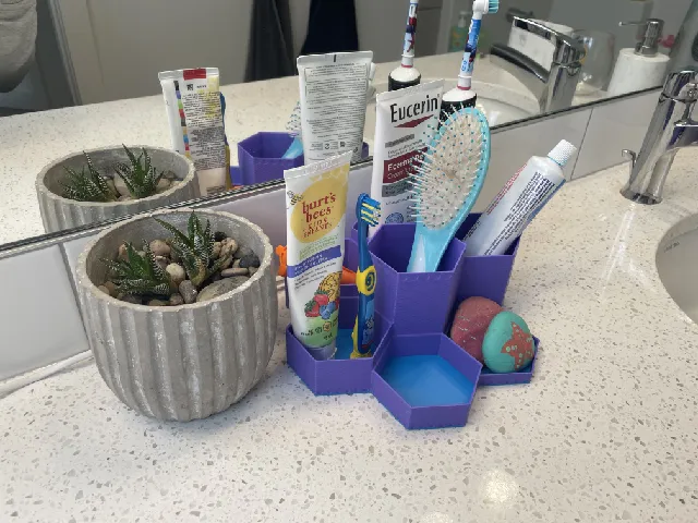 Kids’ Bathroom Organizer – Toothbrush & Essentials Holder