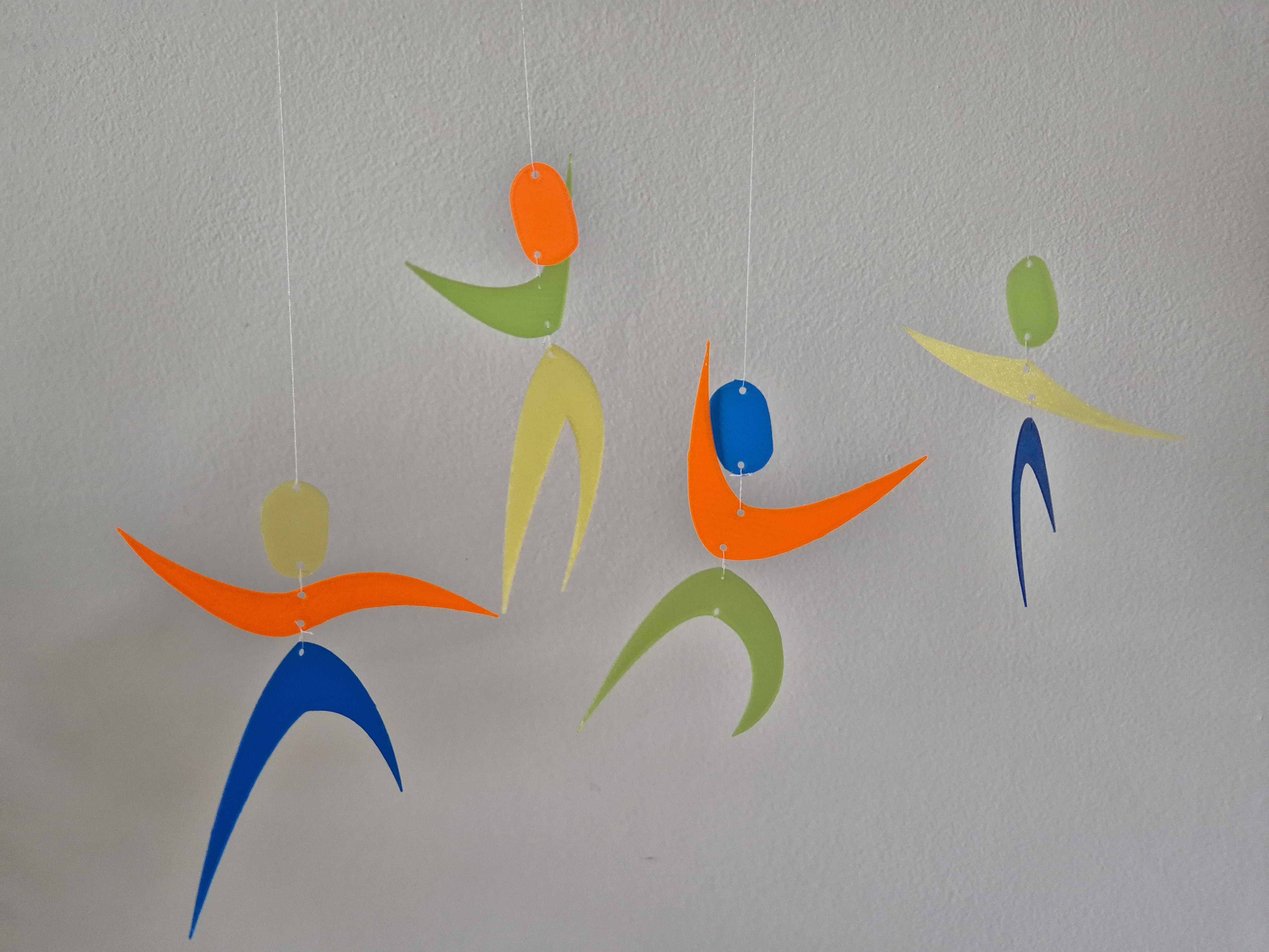 MONTESSORI-stylized dancers