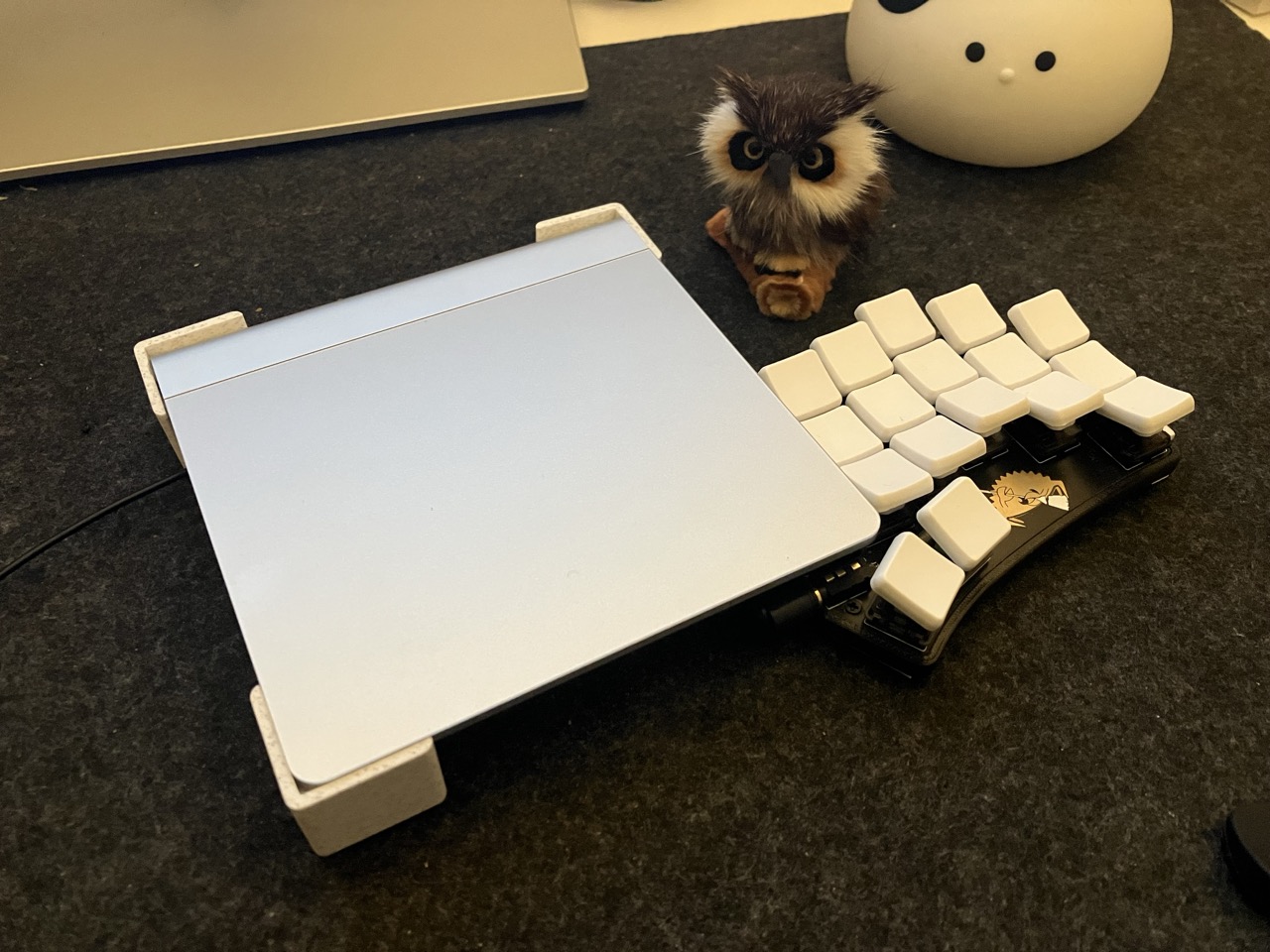 Apple magic trackpad case for split keyboard