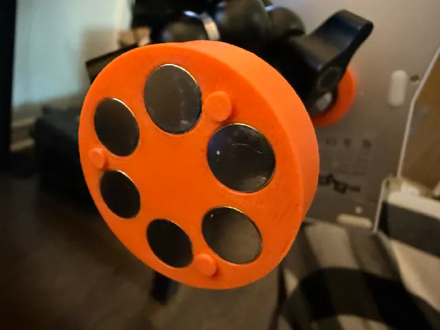 MoErgo Go60 Magnetic 1/4 20 puck/mount