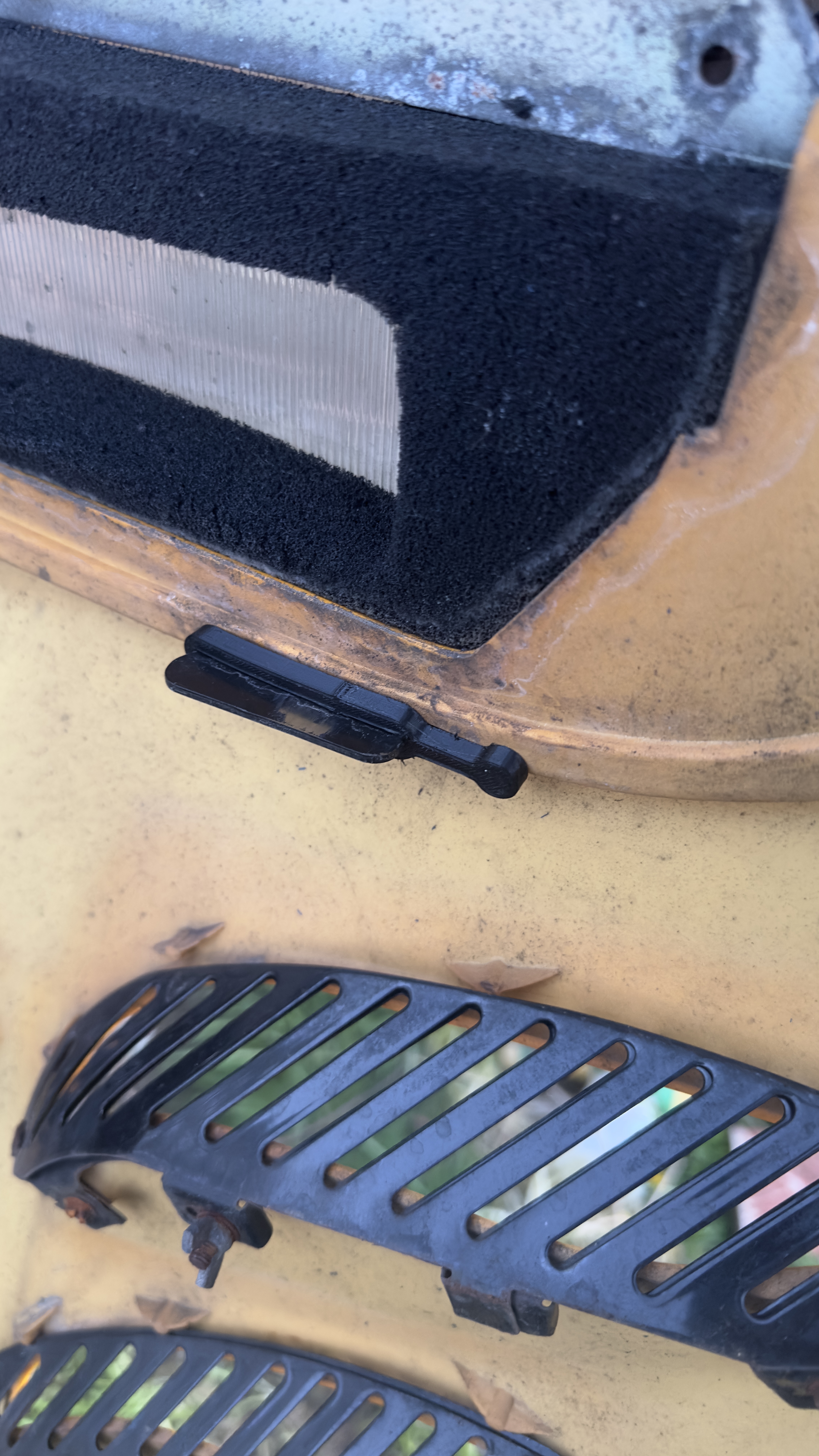 windsheild clips for s chassis ski doo