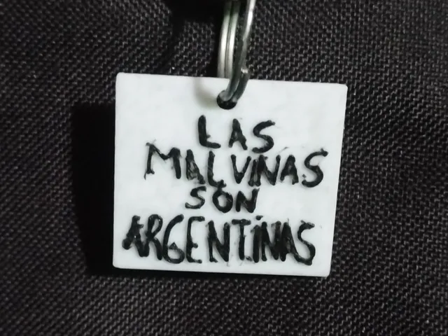 Llavero de LAS MALVINAS SON ARGENTINAS