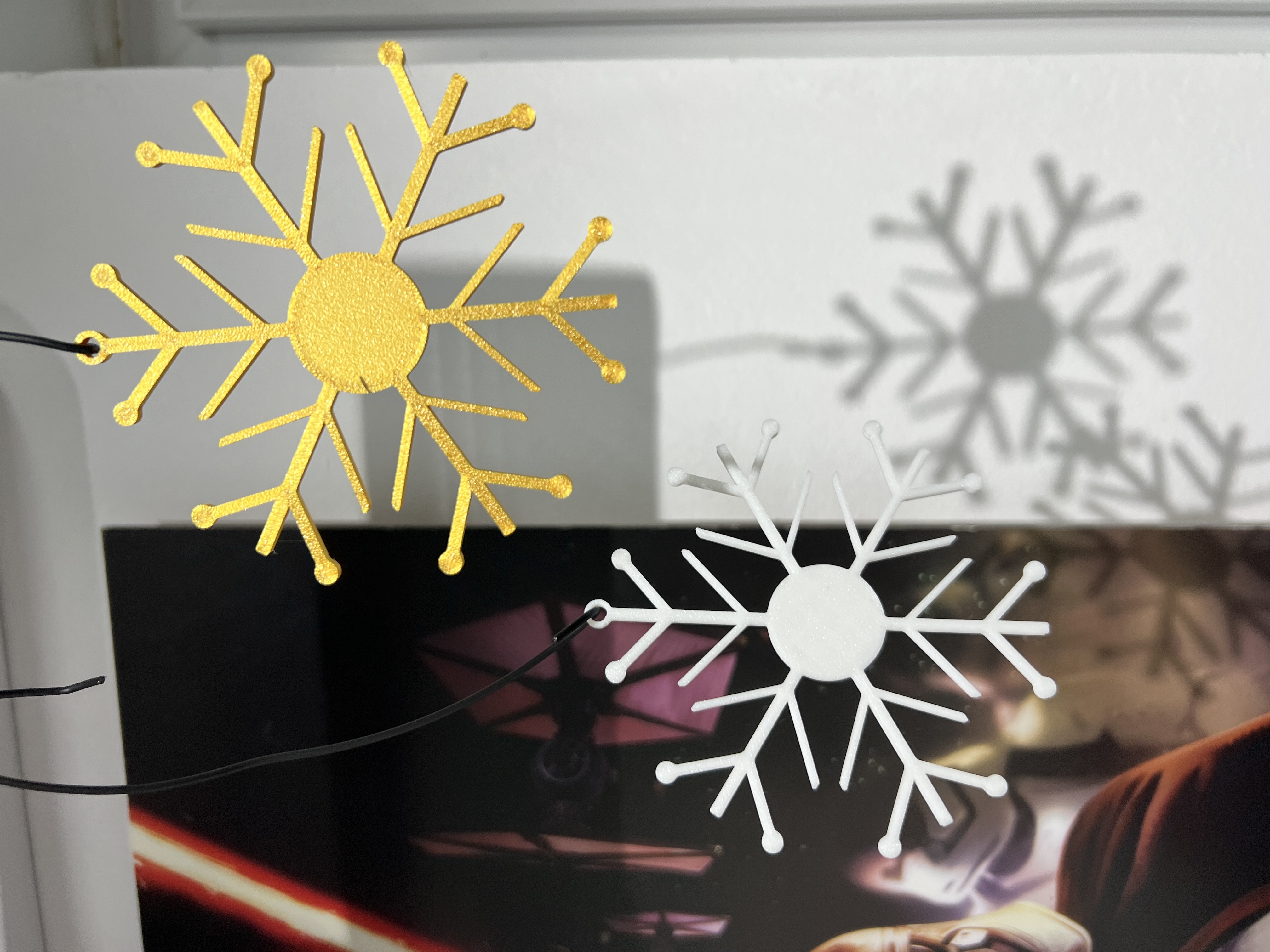 Simple snowflake ornament