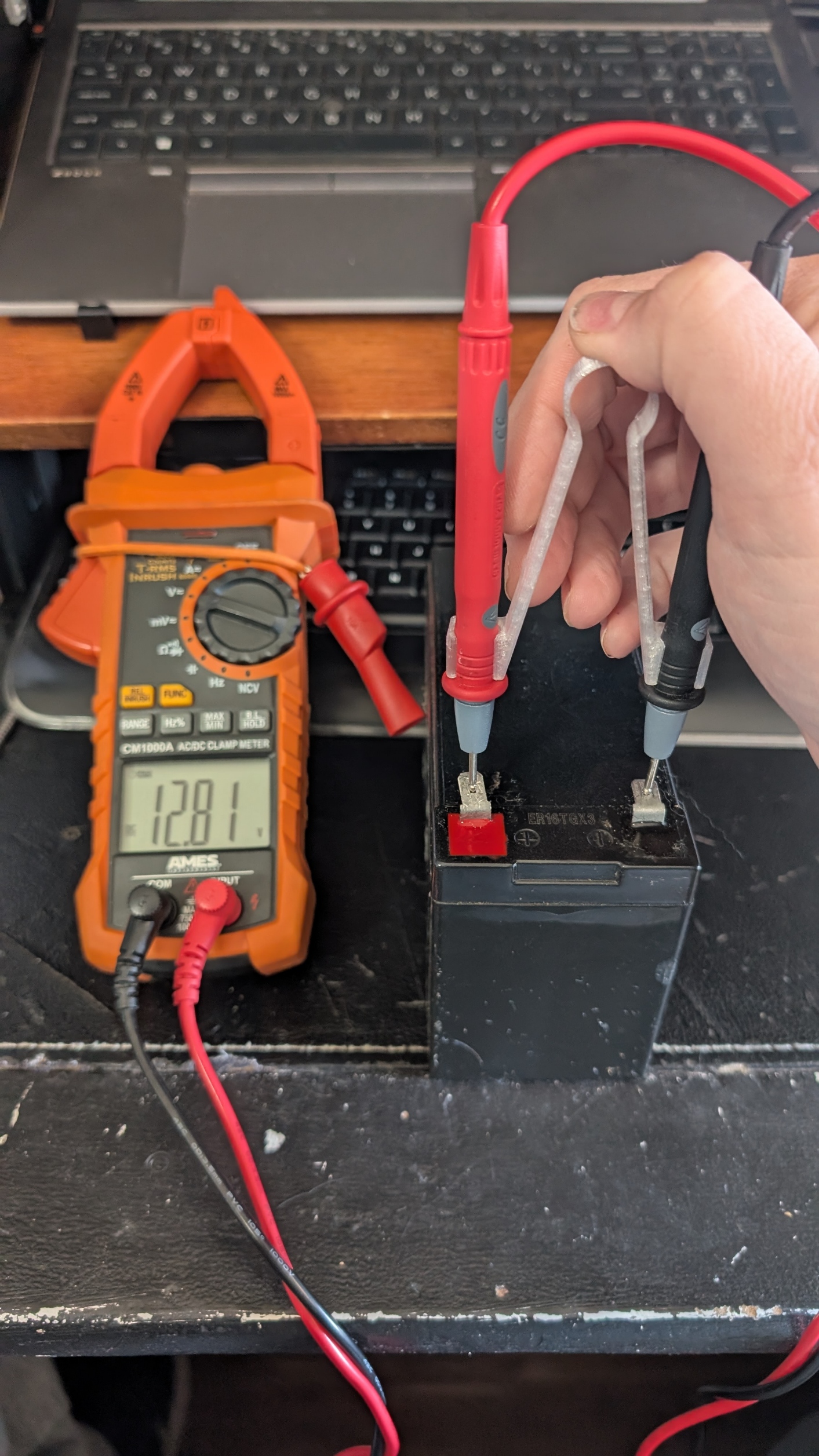 Universal Multimeter Tweezers for Test Leads