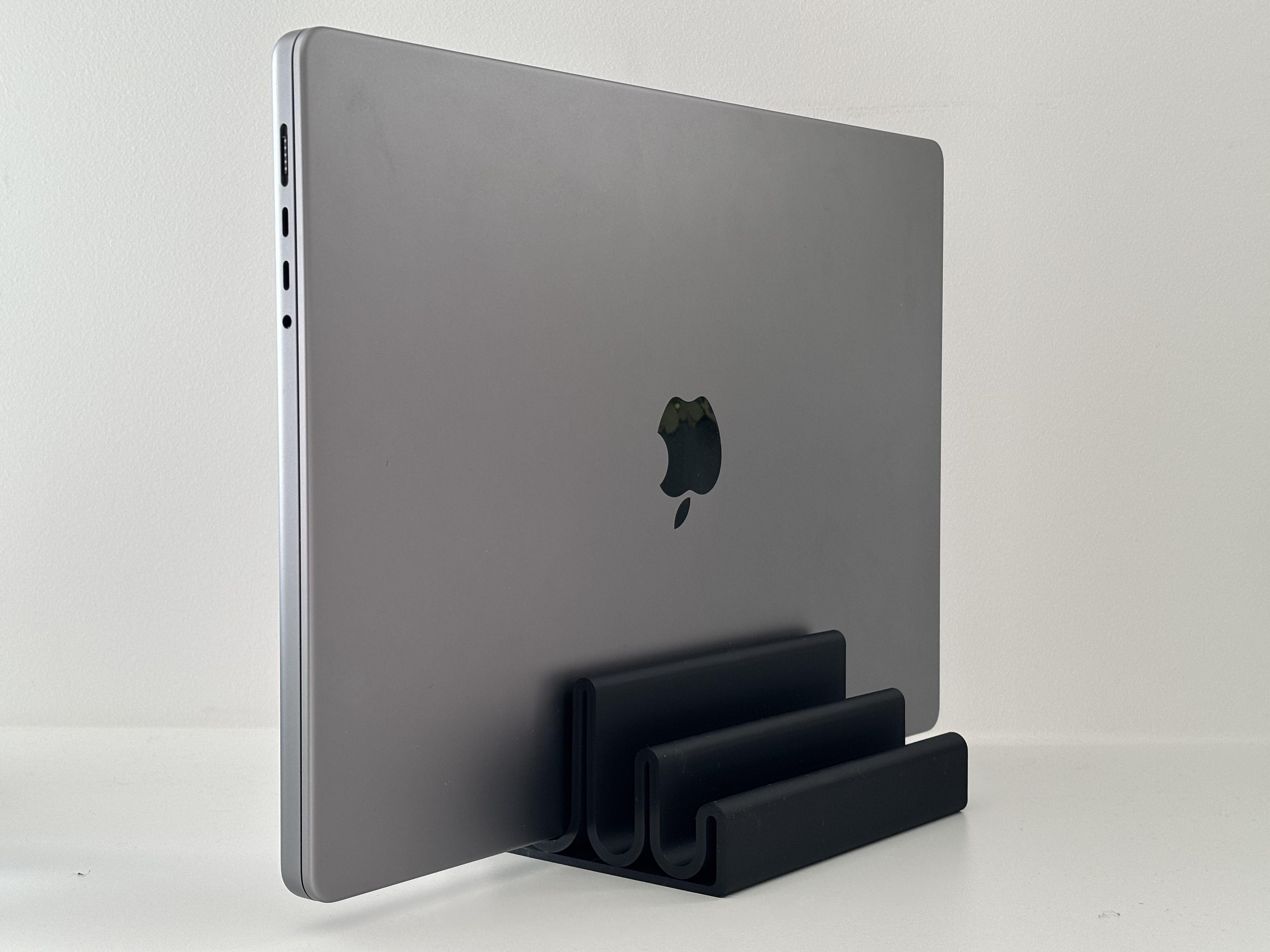 Multifunction stand for laptop, tablet, and smartphone