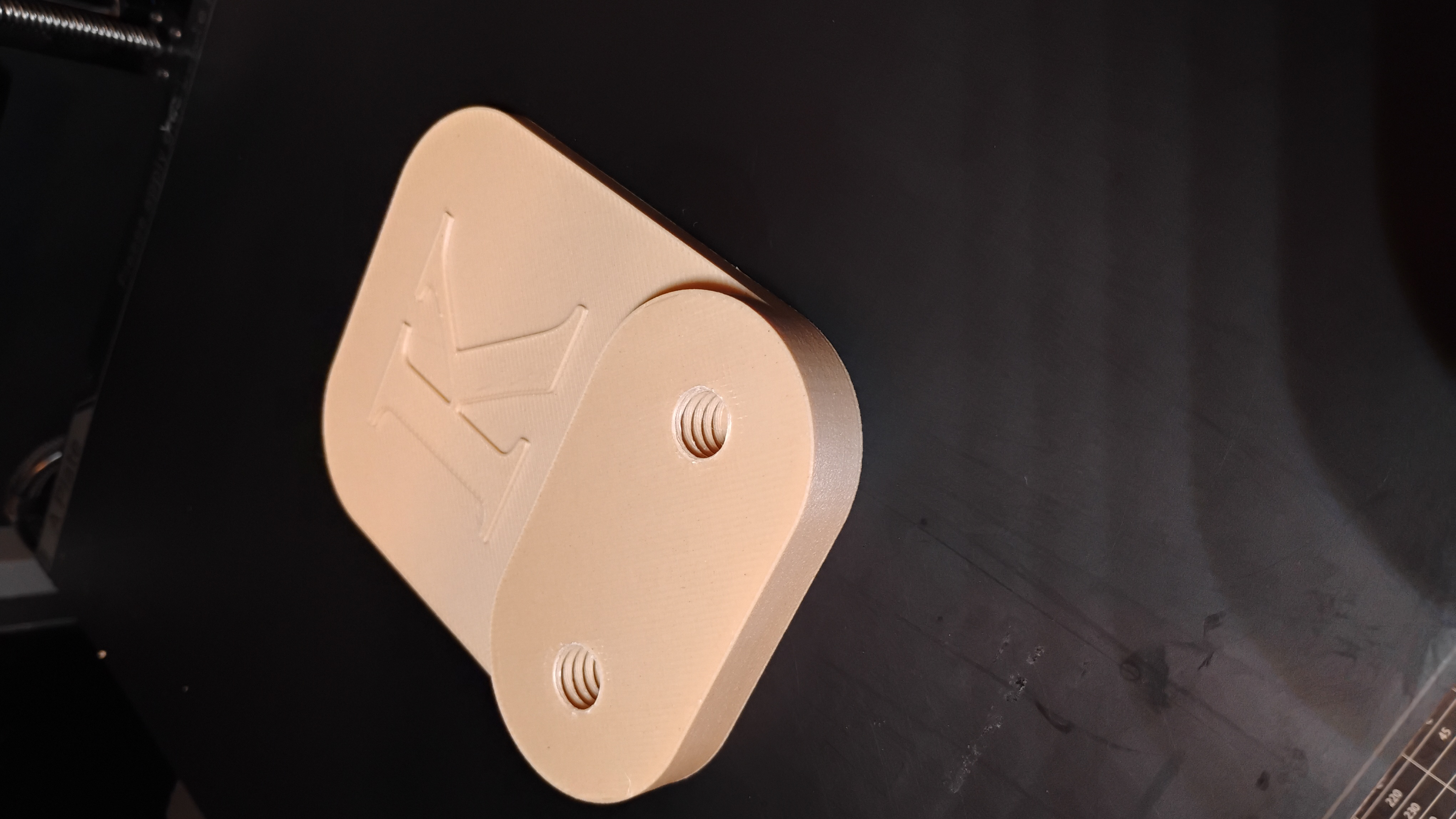 Miniatura 2 do modelo 3D Baseball Bat Hanger