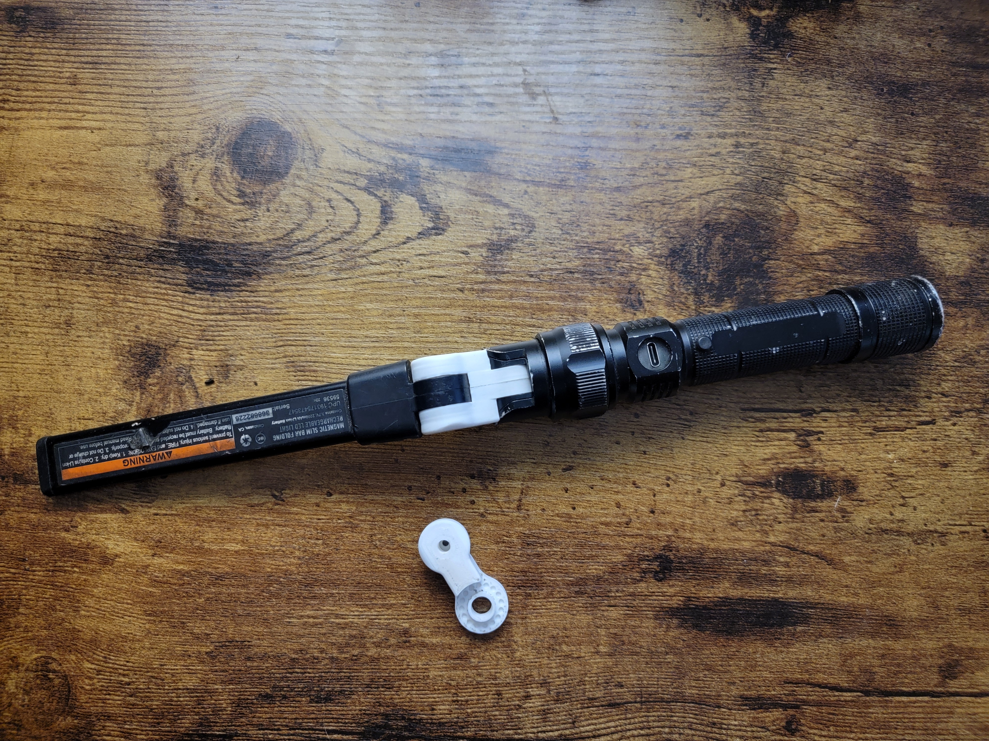 Braun 500 Lumen LED Rechargable Light (59536) Hinge Fix