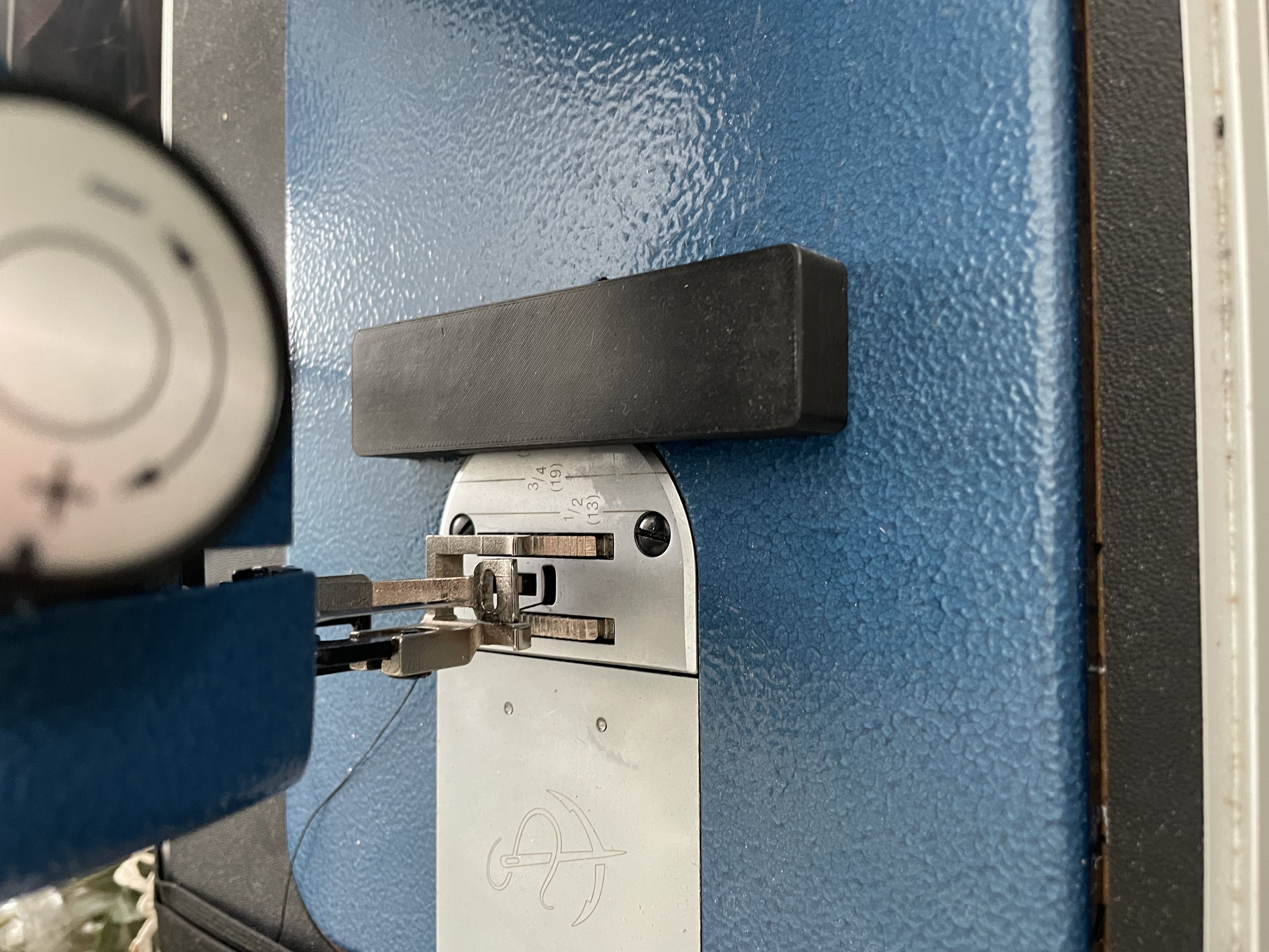 Magnetic Sewing Guide