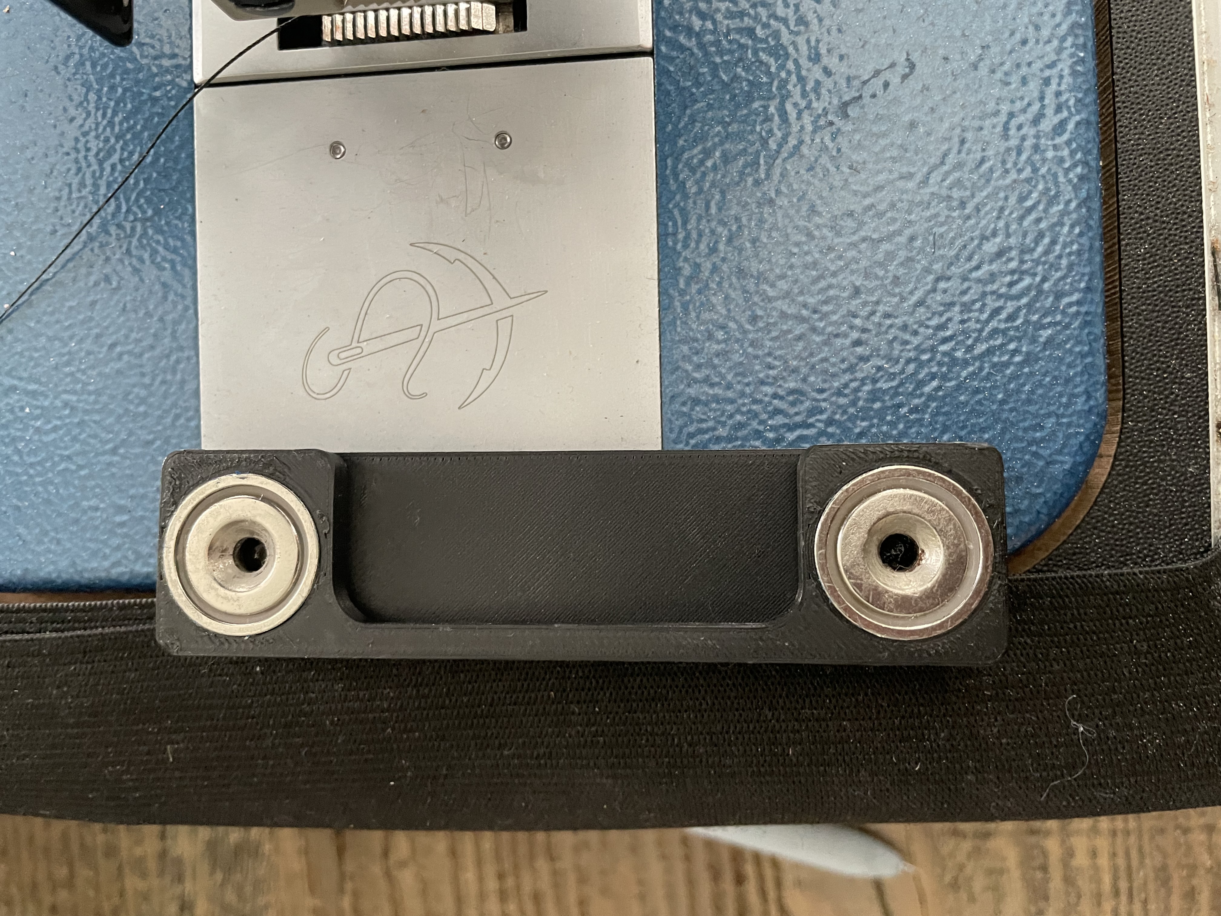 Magnetic Sewing Guide — thumbnail 2