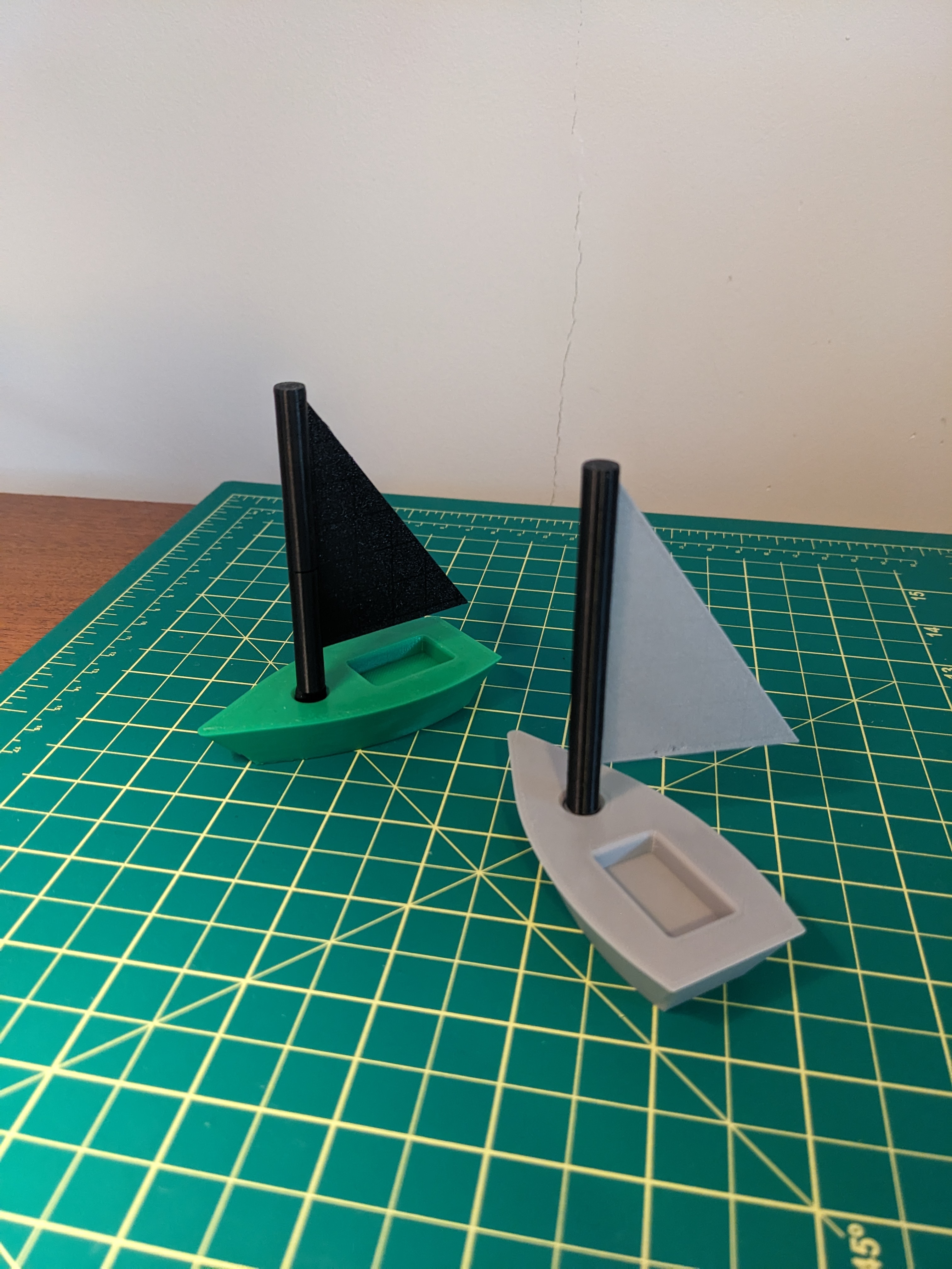 Miniatura 2 do modelo 3D Mini Sailboat Laser