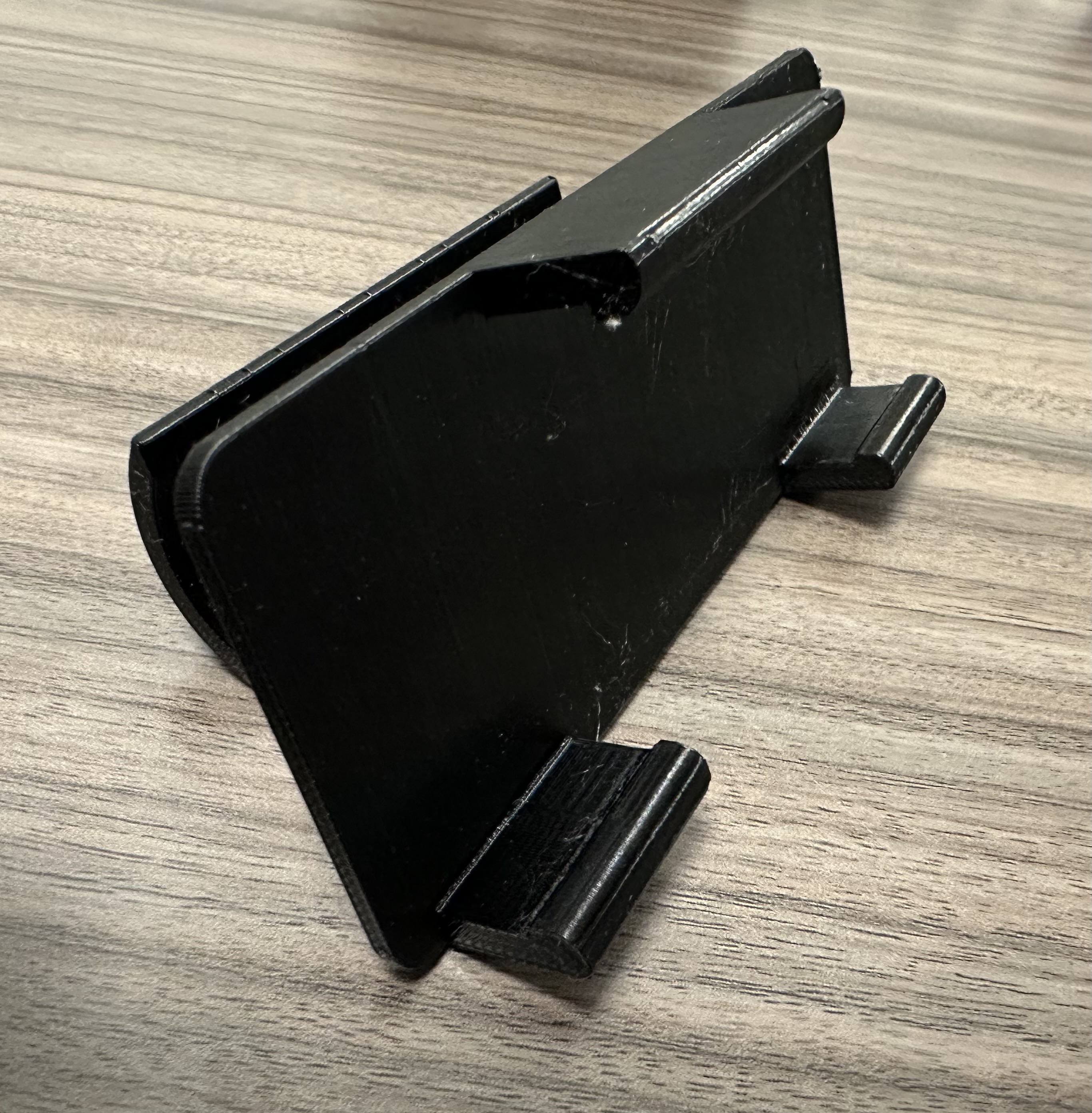 Snap-on cable holder for e-drum cables on Pearl Icon rack