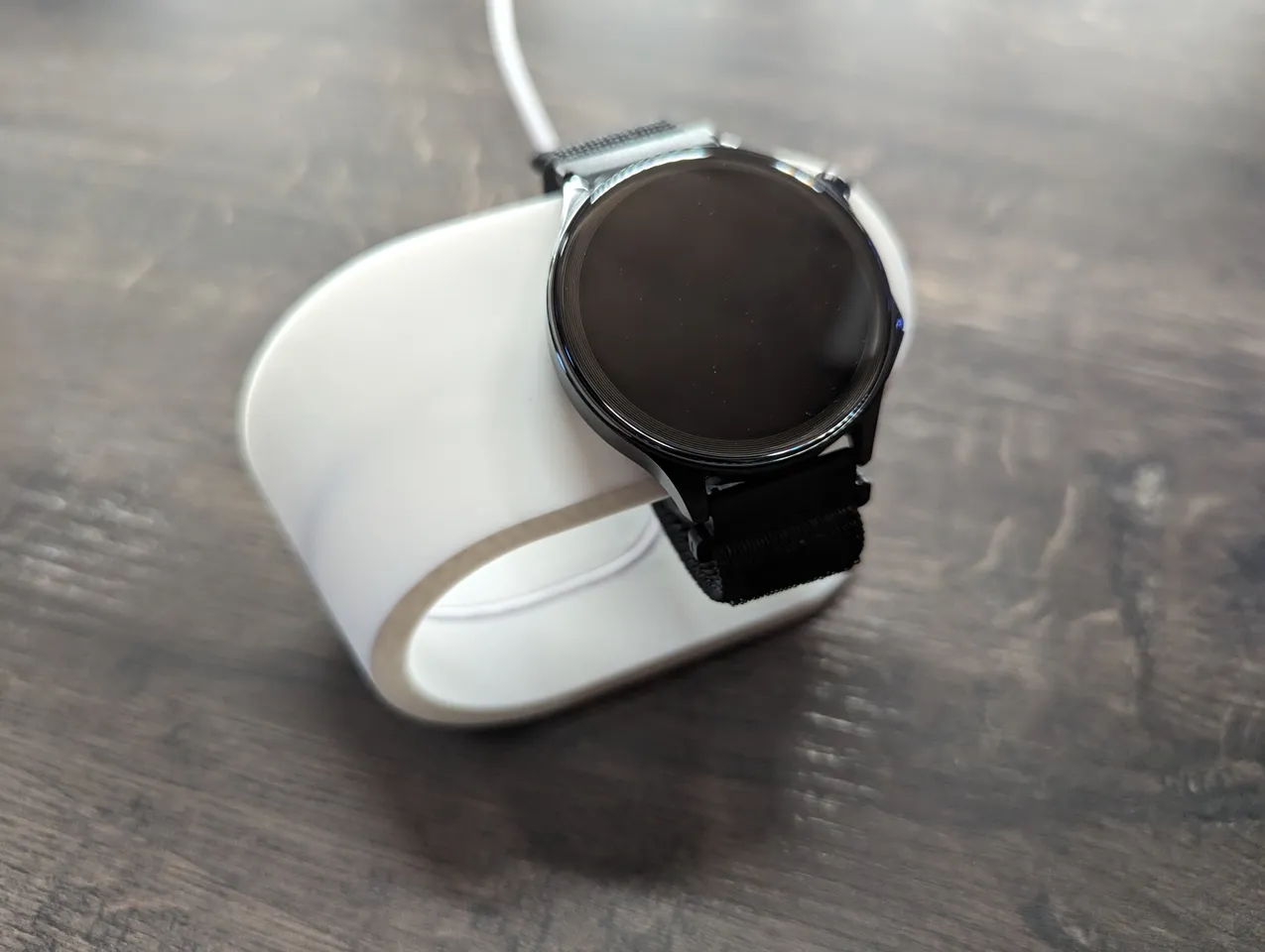 OnePlus Watch Charger Stand by Montross Download free STL