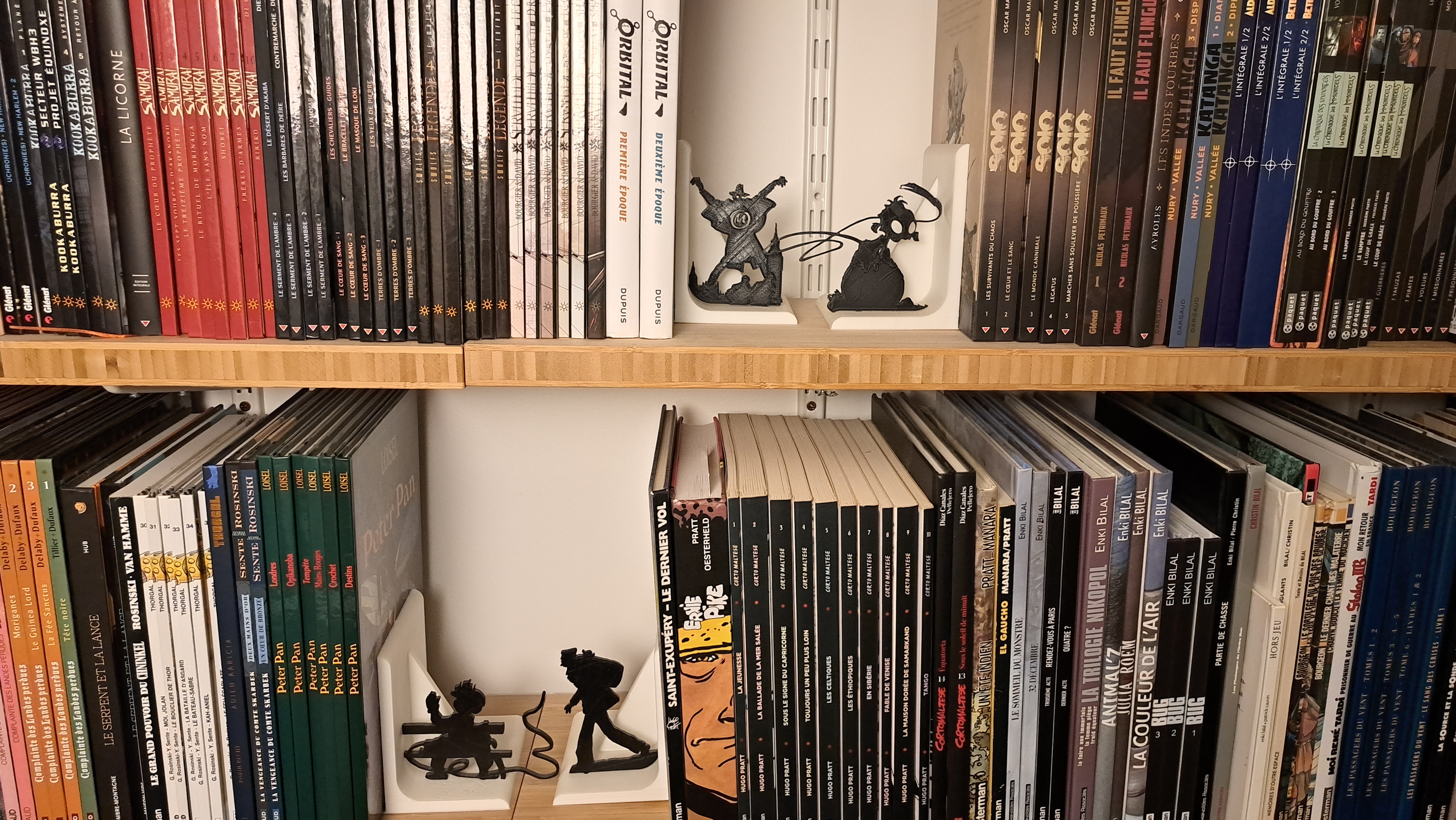 Miniatura 5 do modelo 3D Book ends - comic books