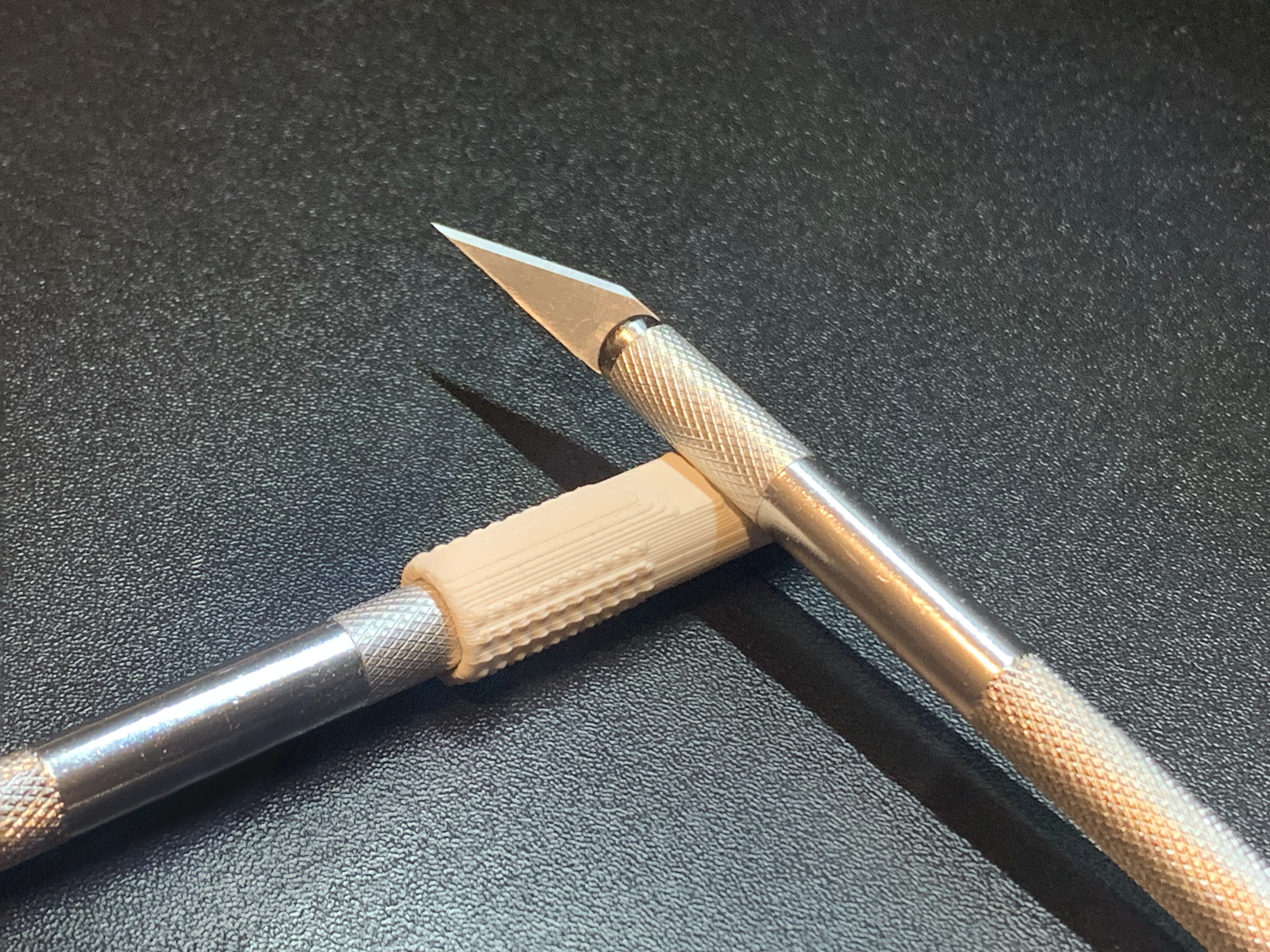 2 in 1 x-acto knife/scalpel cap (stand/cap)