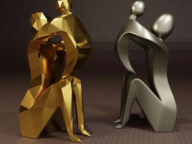 Low Poly Mother's Day Sculpture - Mother and Child