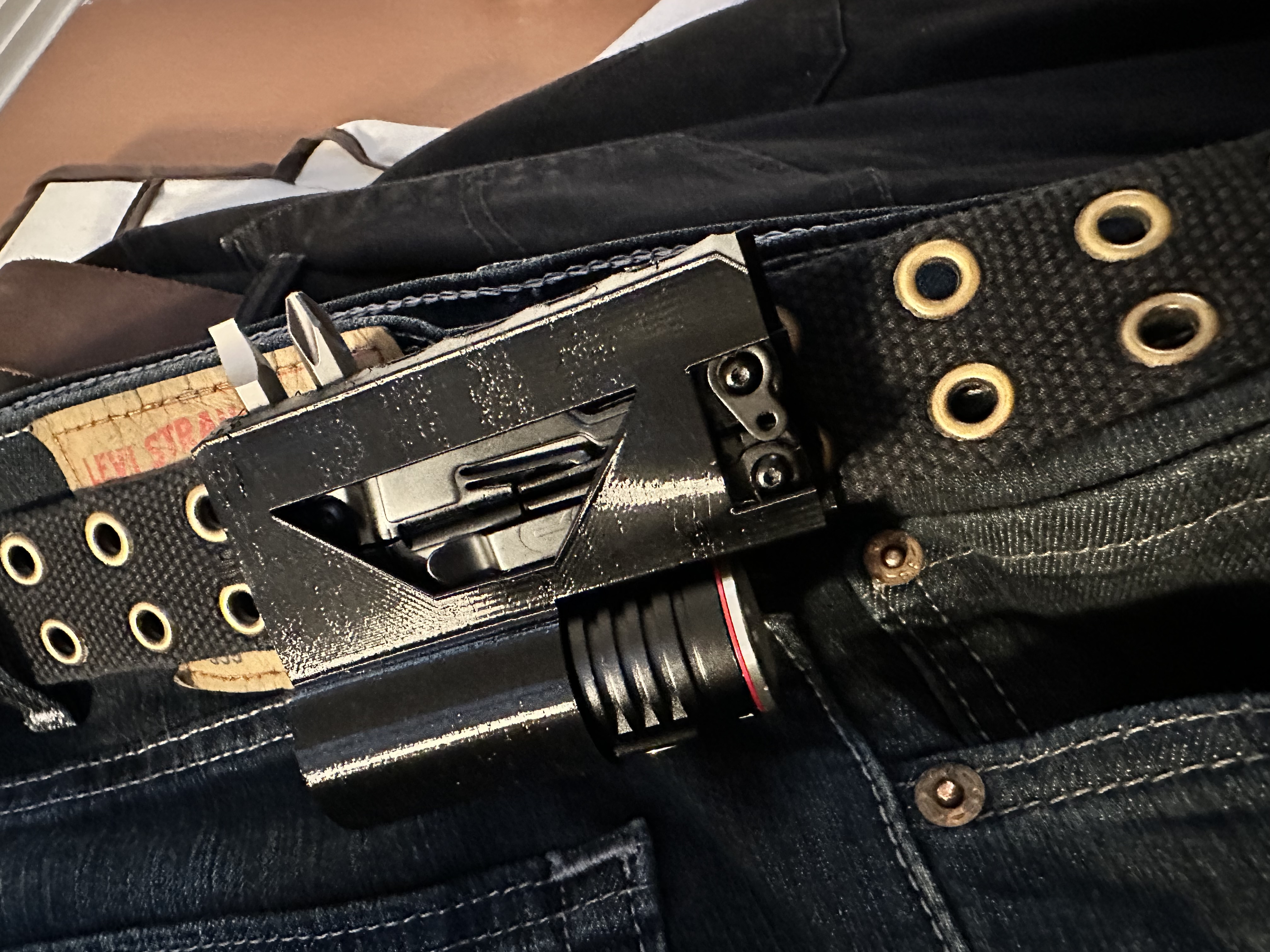 EDC belt holster SOG power pint and NEBO torchy
