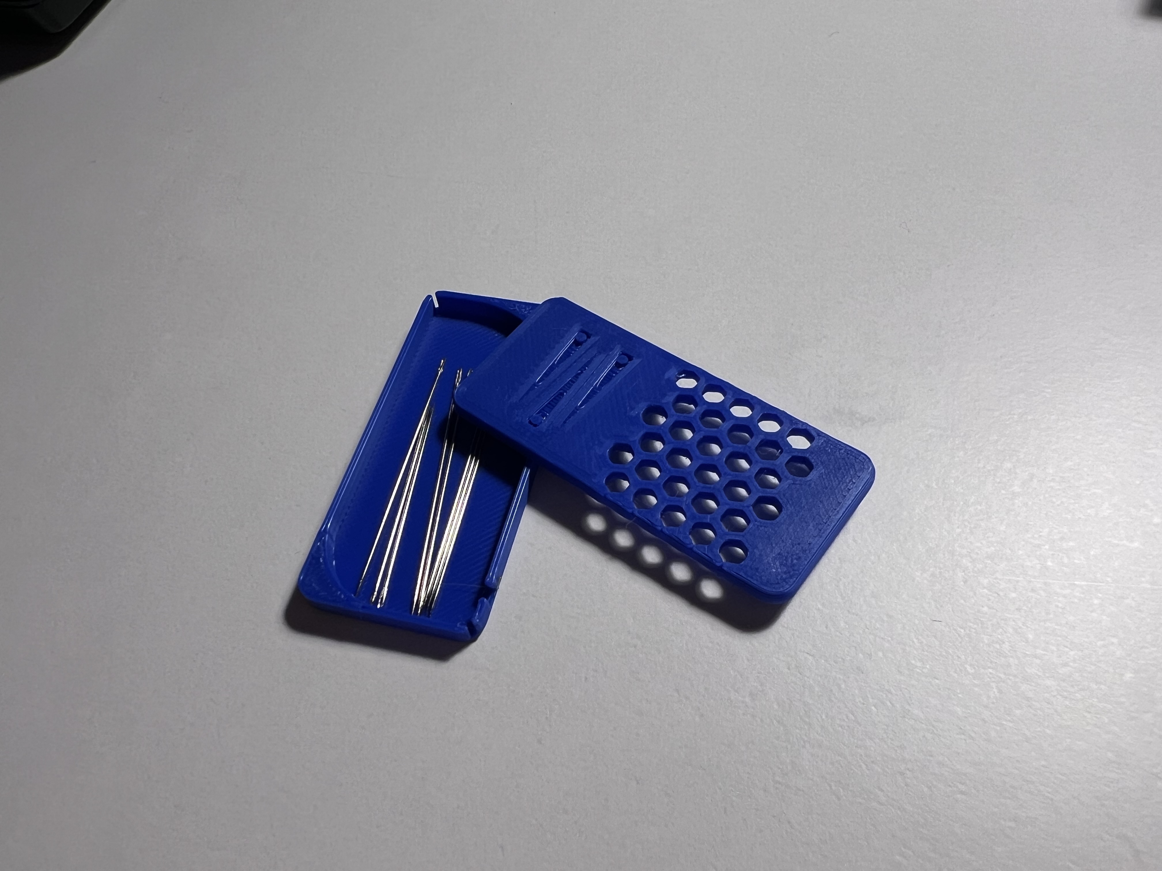 Pouzdro na jehly, needle box