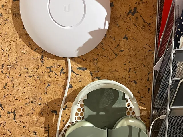 AirPod Max Case and Headphone Holder - Wallmount Remix