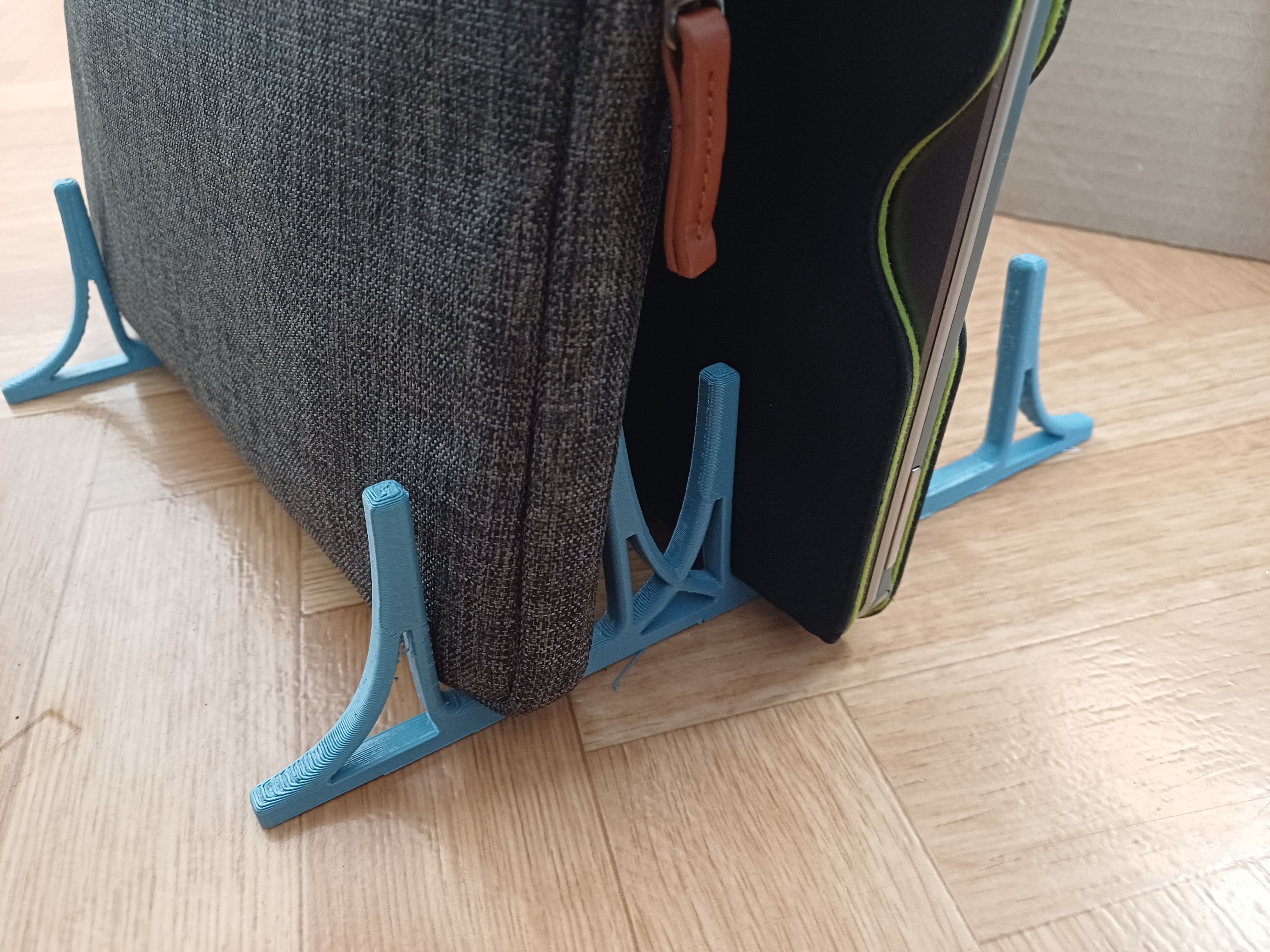 Parametric multiple laptops stand